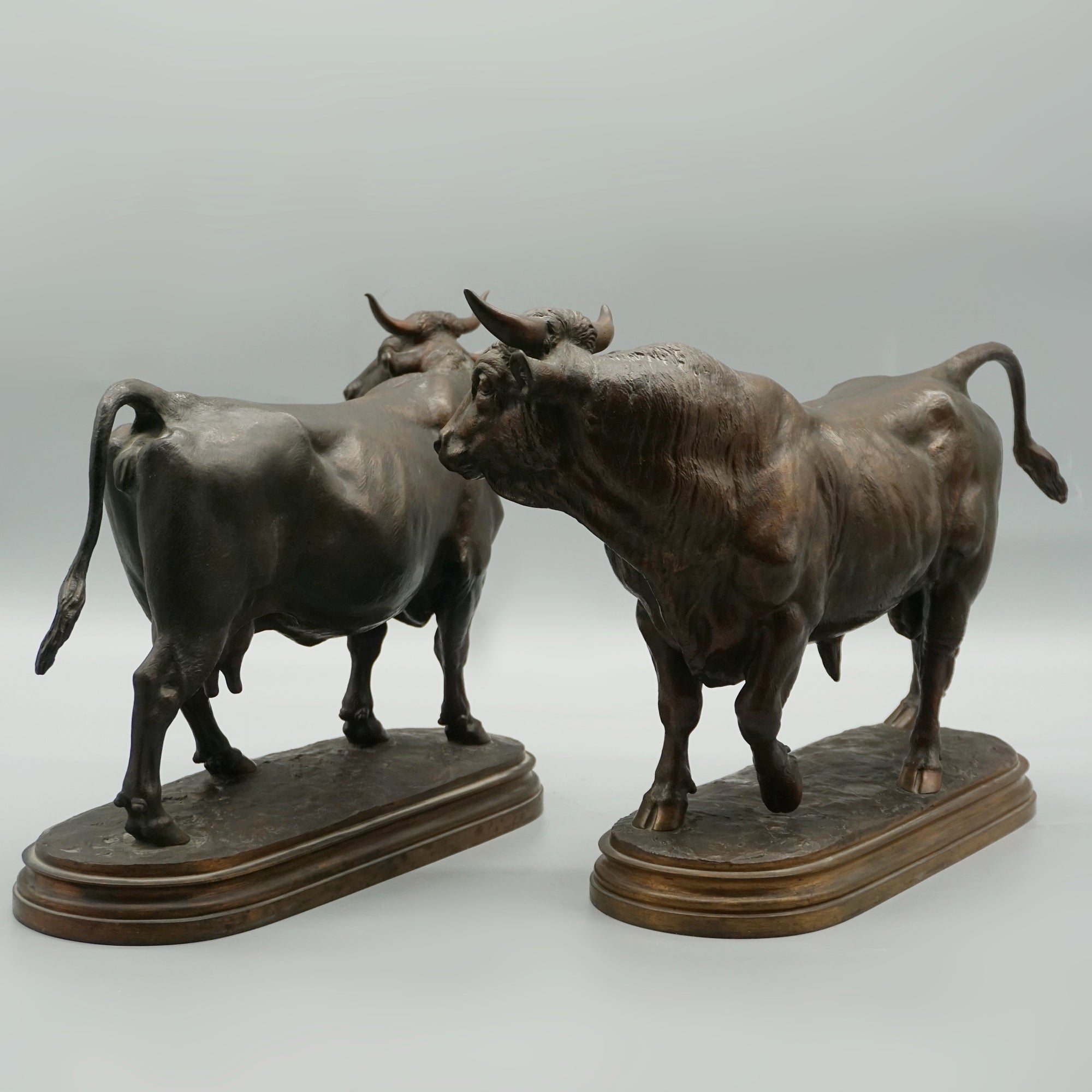 Mid 19th Century Bronze Sculptures of a Bull and a Cow by Isidore Bonheur - Jeroen Markies Art Deco