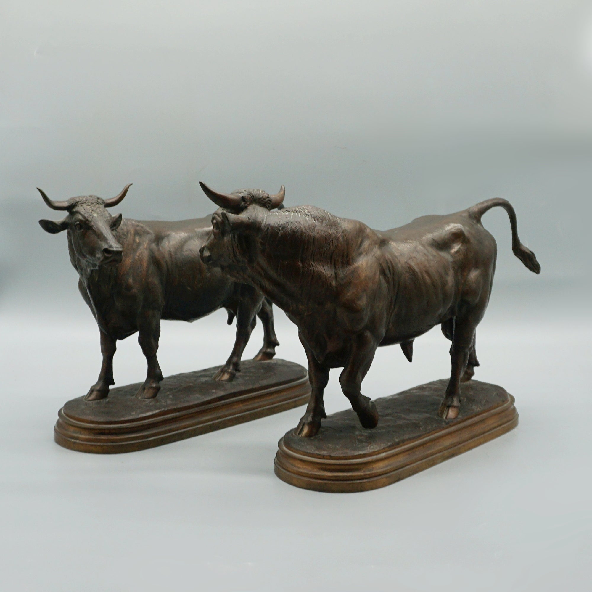 Mid 19th Century Bronze Sculptures of a Bull and a Cow by Isidore Bonheur - Jeroen Markies Art Deco