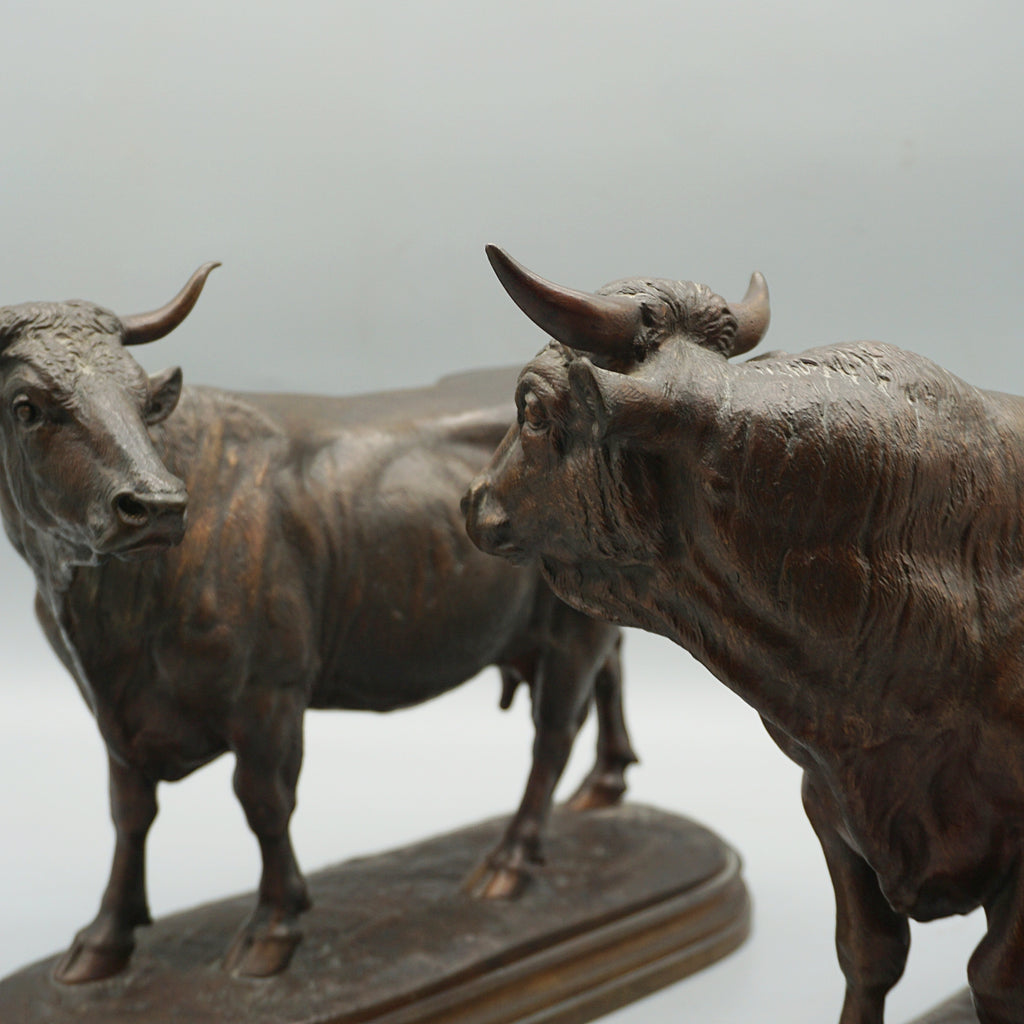 Mid 19th Century Bronze Sculptures of a Bull and a Cow by Isidore Bonheur - Jeroen Markies Art Deco