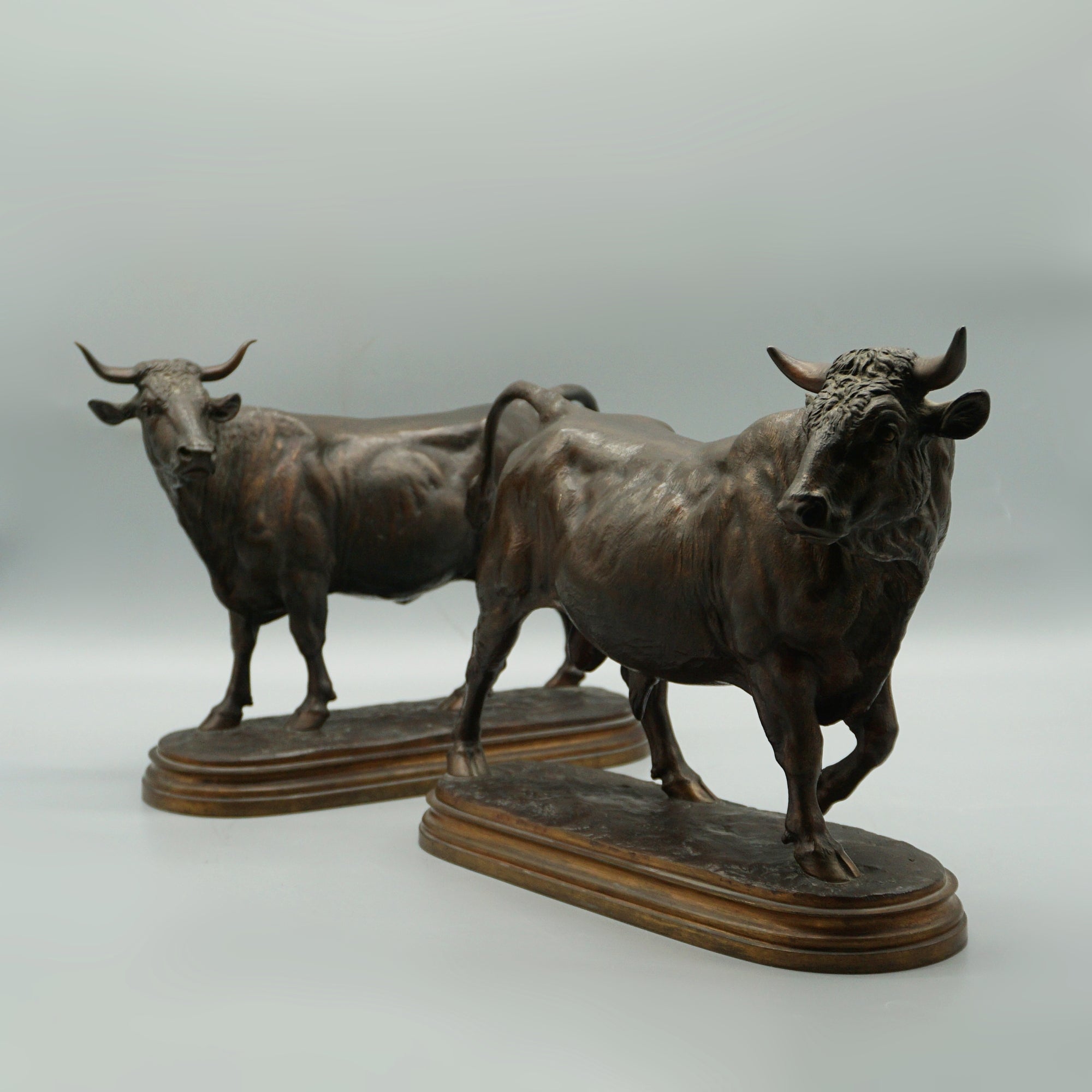 Mid 19th Century Bronze Sculptures of a Bull and a Cow by Isidore Bonheur - Jeroen Markies Art Deco