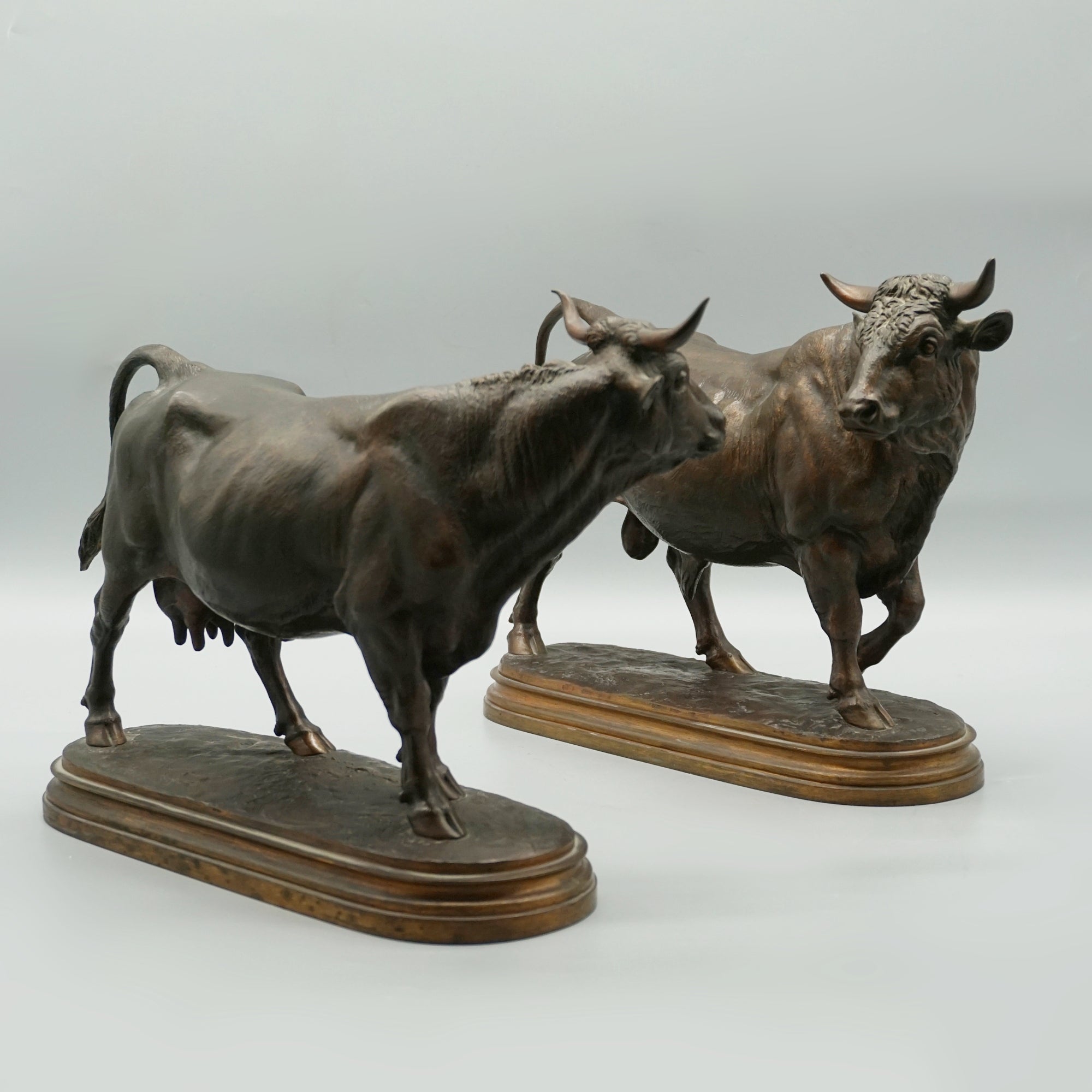 Mid 19th Century Bronze Sculptures of a Bull and a Cow by Isidore Bonheur - Jeroen Markies Art Deco