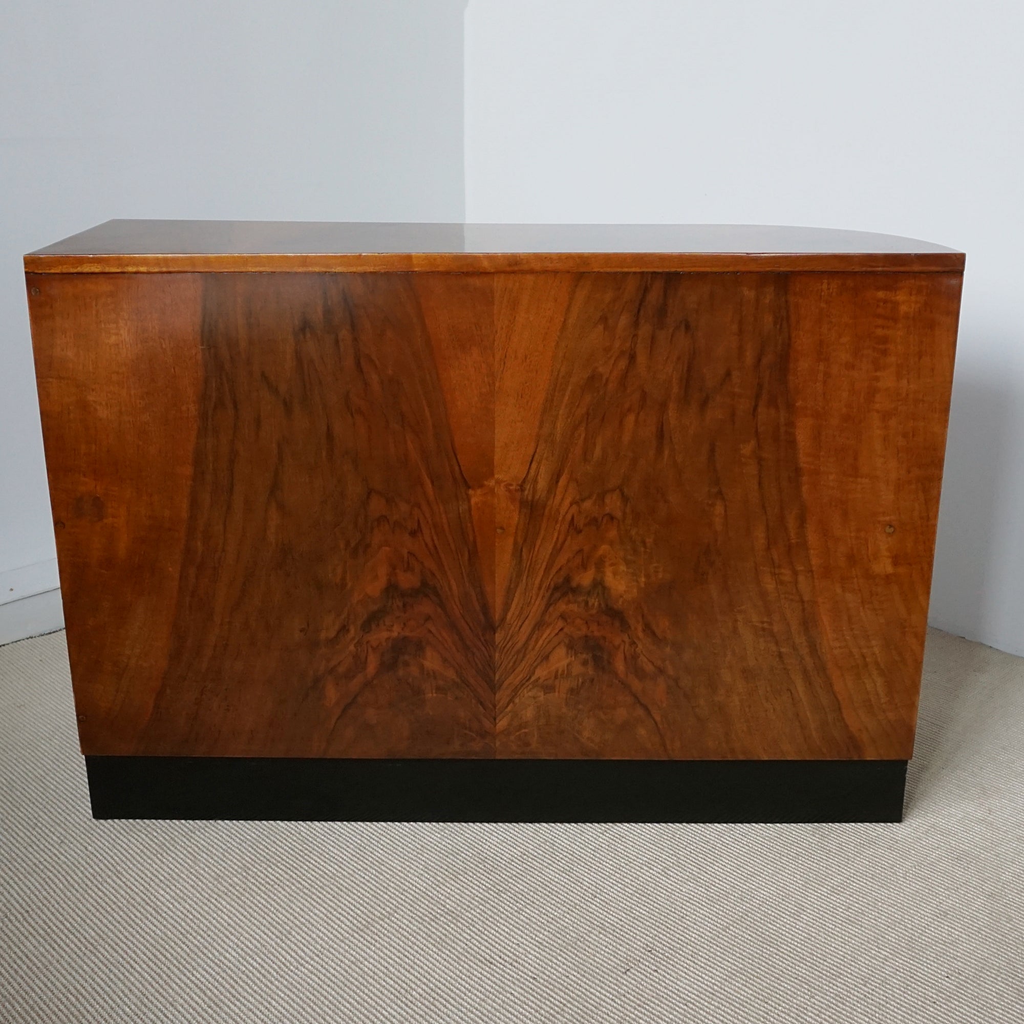 Vintage Art Deco Curved Bookcase Burr Walnut Veneered - Jeroen Markies Art Deco