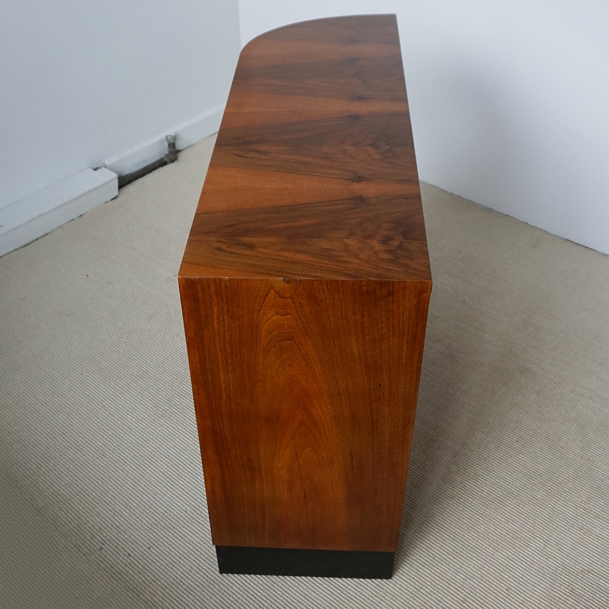 Vintage Art Deco Curved Bookcase Burr Walnut Veneered - Jeroen Markies Art Deco