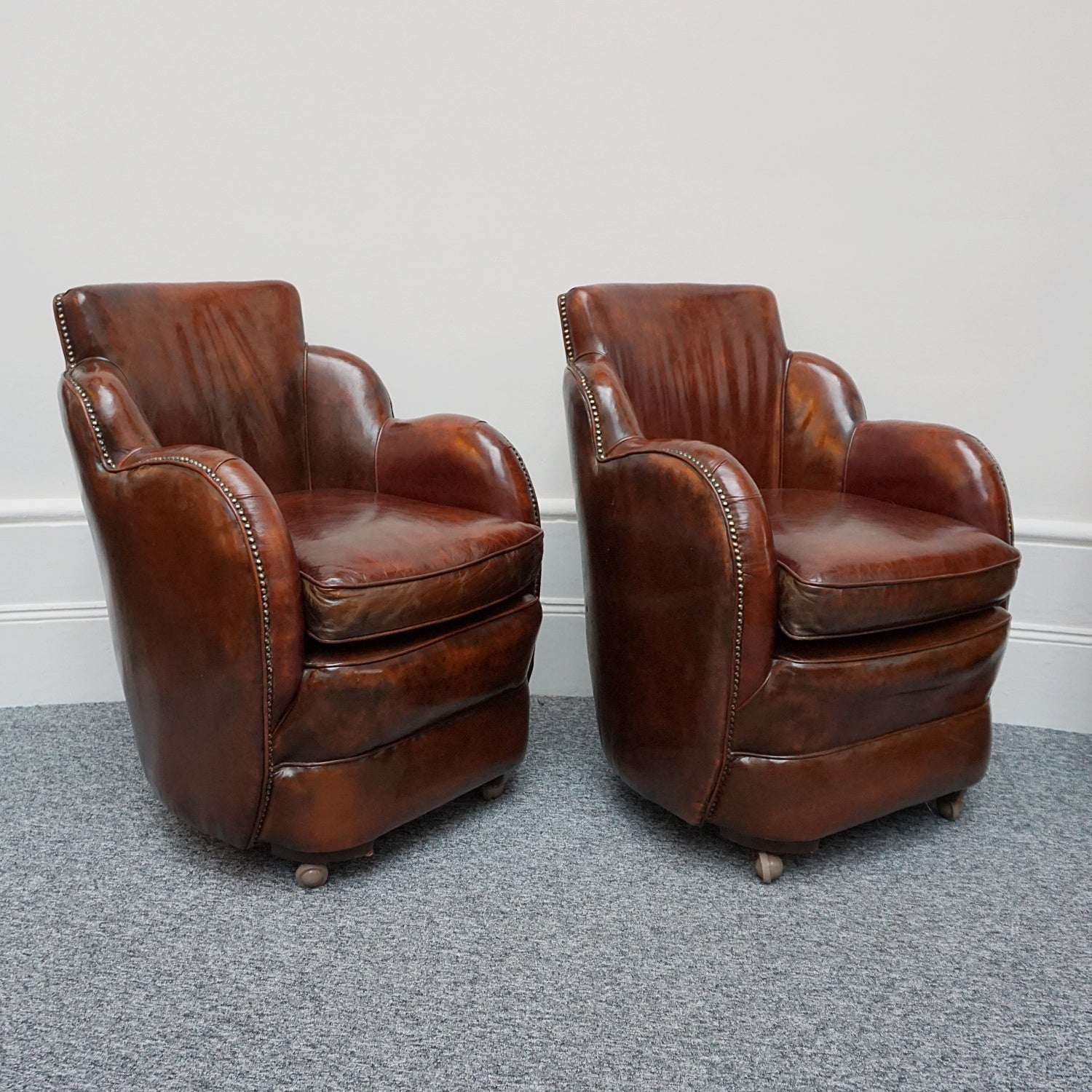 Pair of Art Deco Brown Leather Cloud Chairs - Jeroen Markies Art Deco