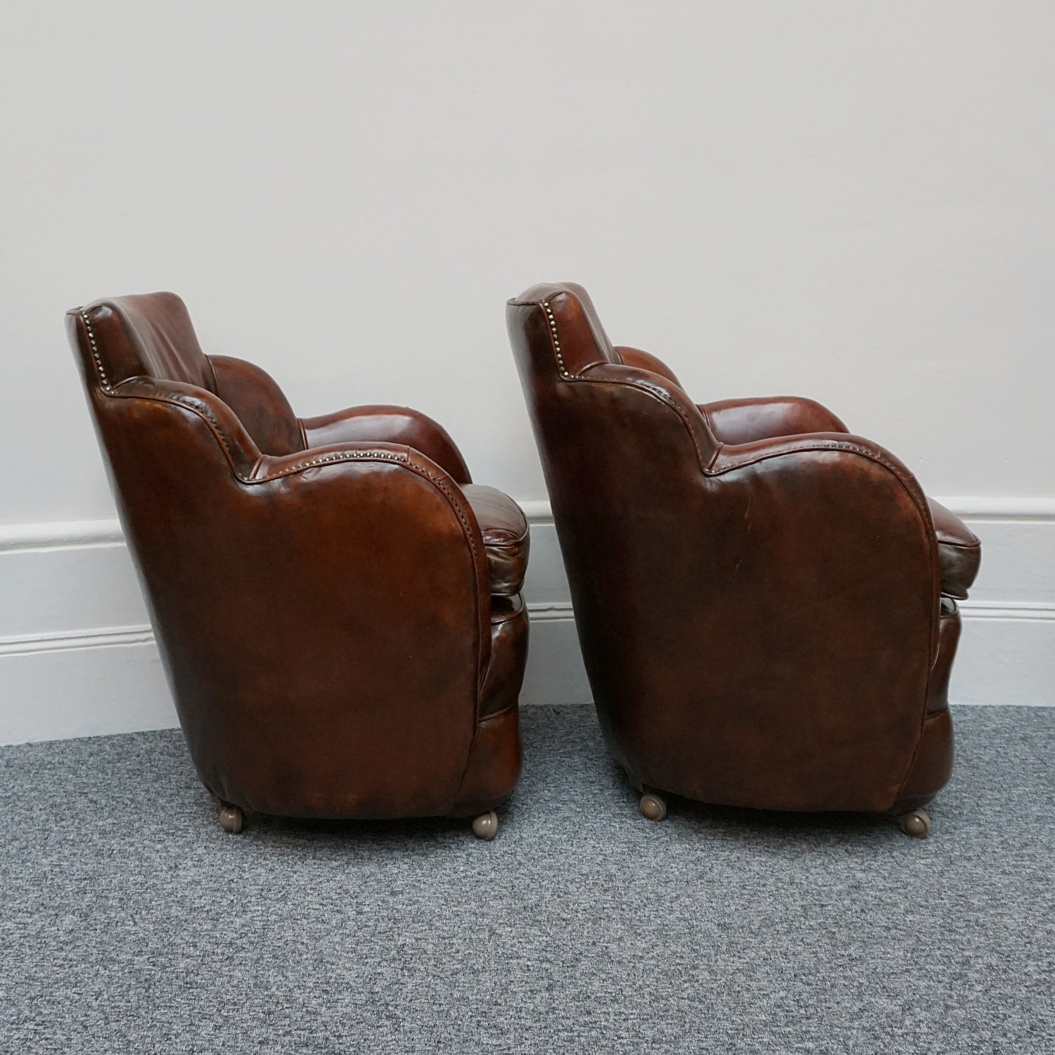 Pair of Art Deco Brown Leather Cloud Chairs - Jeroen Markies Art Deco