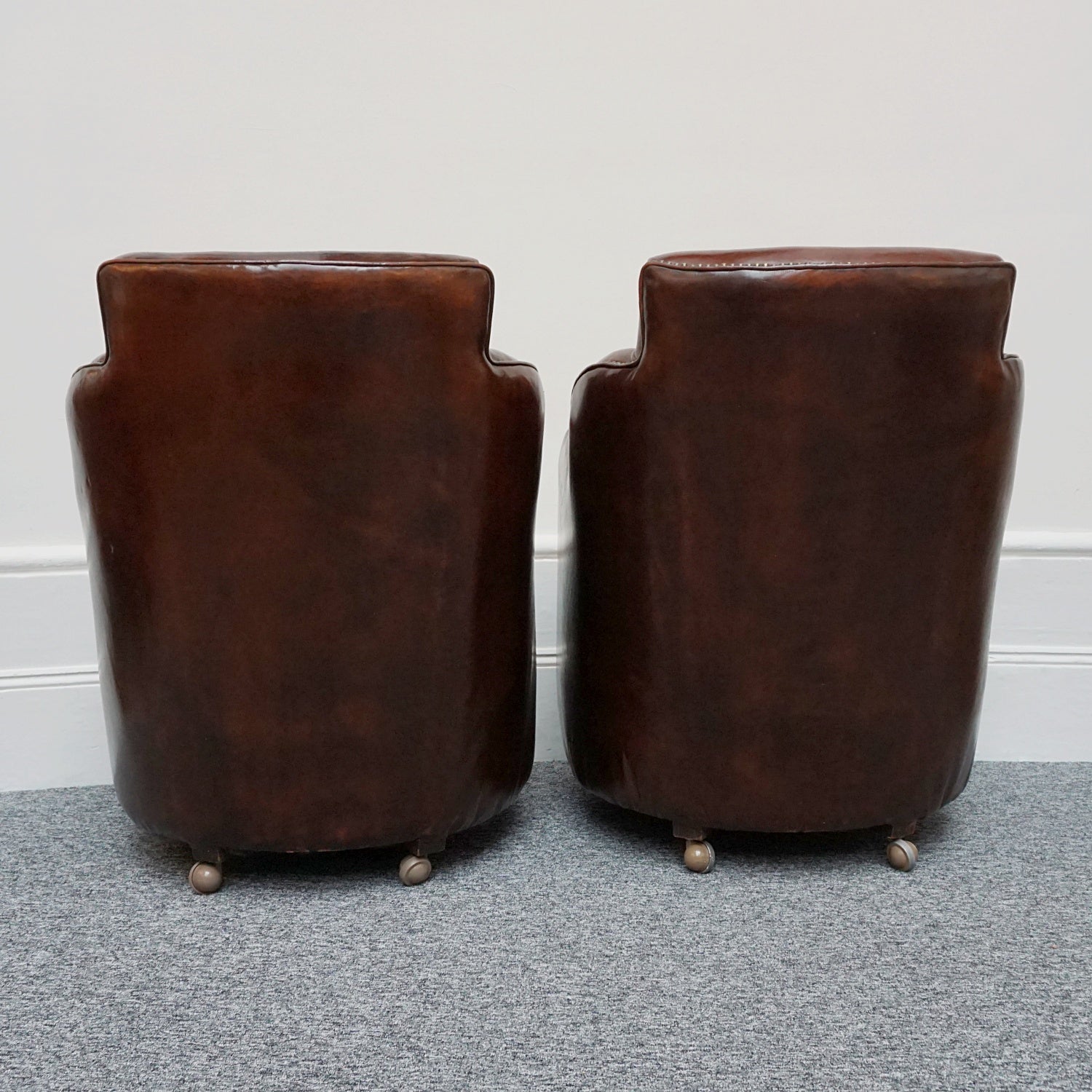 Pair of Art Deco Brown Leather Cloud Chairs - Jeroen Markies Art Deco