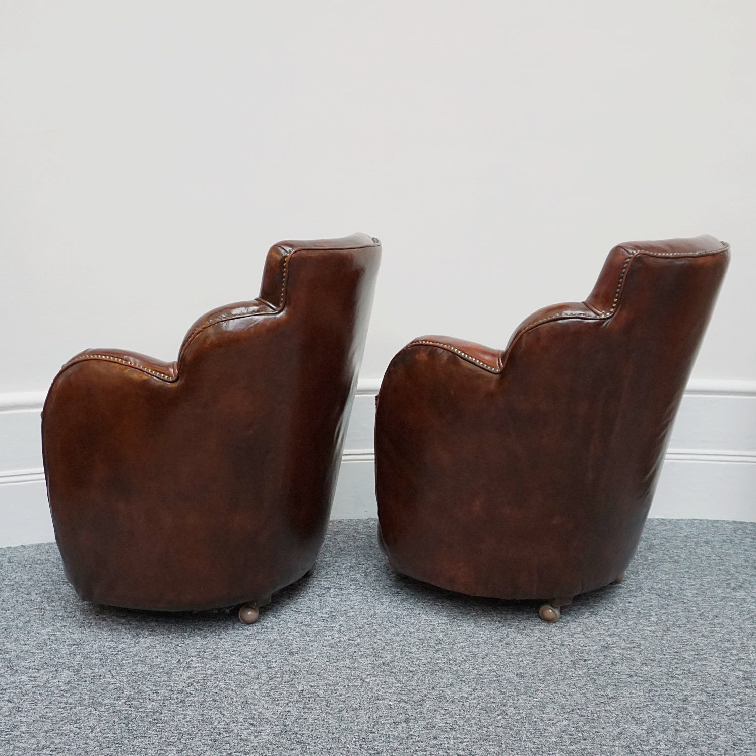 Pair of Art Deco Brown Leather Cloud Chairs - Jeroen Markies Art Deco