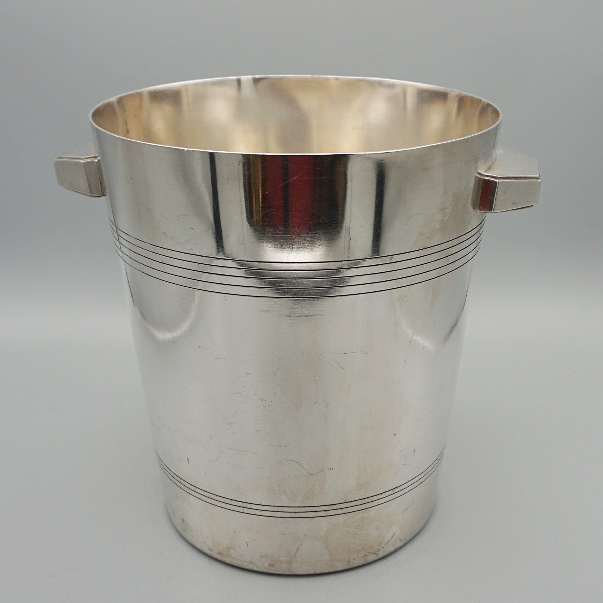 An Art Deco silver plated champagne bucket by Wiskemann - Jeroen Markies Art Deco