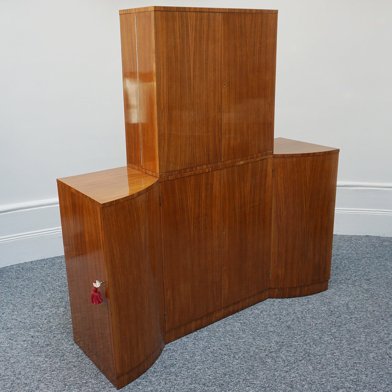 Original Art Deco Figured Walnut Cocktail / Drinks Cabinet - Jeroen Markies Art Deco