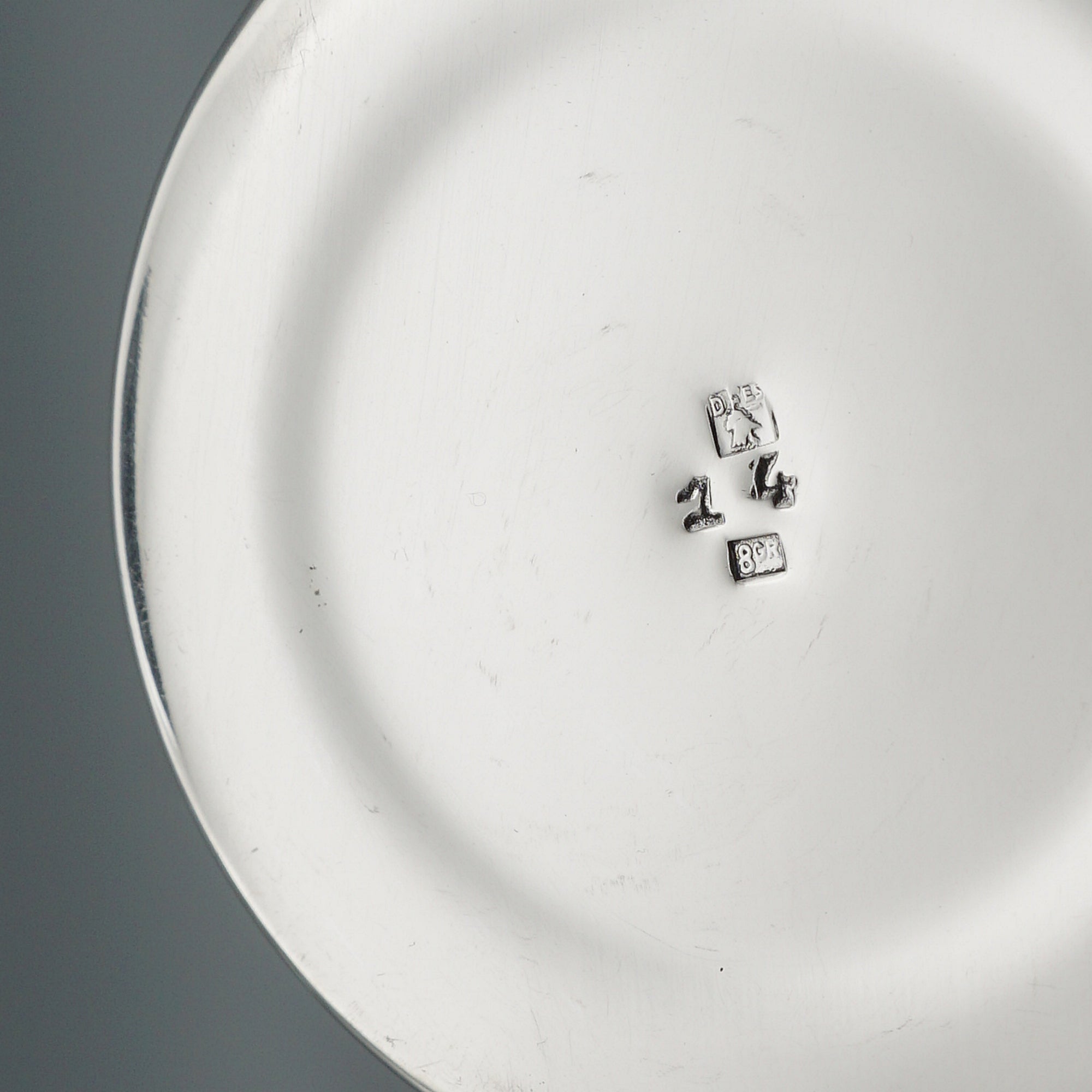 An Art Deco silver plated cocktail shaker by Orfèvre Deschamps Frères Paris - Jeroen Markies Art Deco