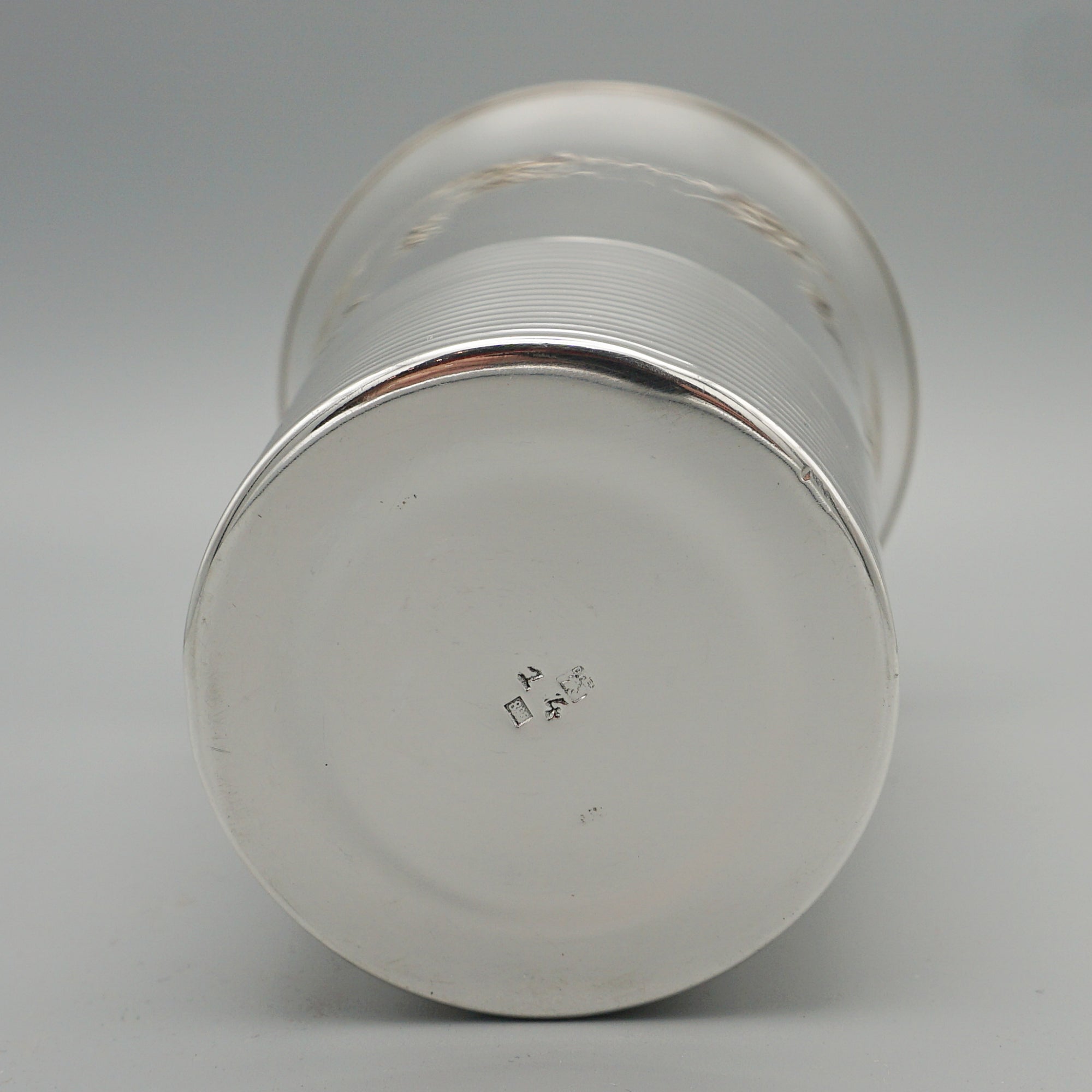 An Art Deco silver plated cocktail shaker by Orfèvre Deschamps Frères Paris - Jeroen Markies Art Deco