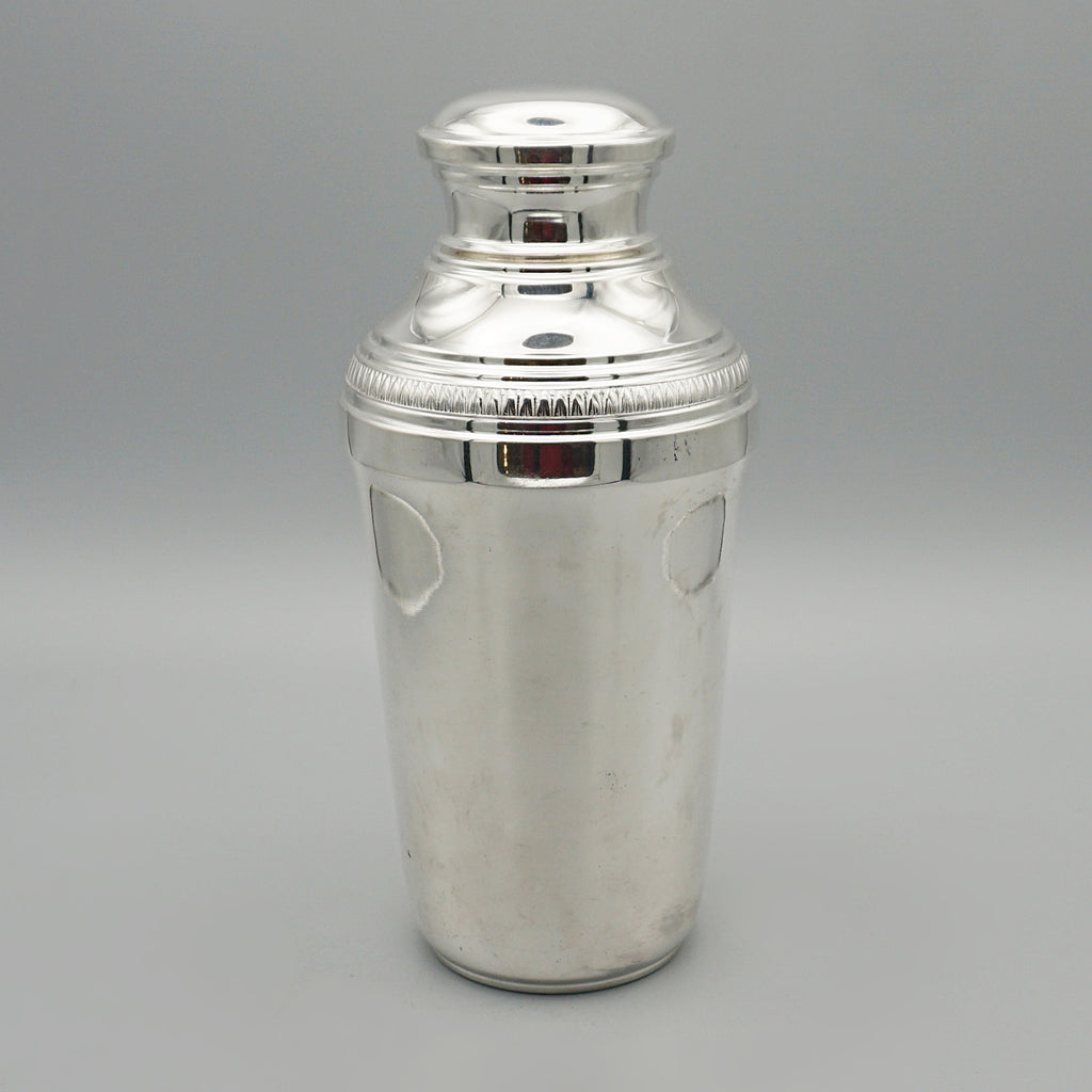 Art Deco French Cocktail Shaker, 1930's barware collections. Silver plated, decorative rim - Jeroen Markies Art Deco