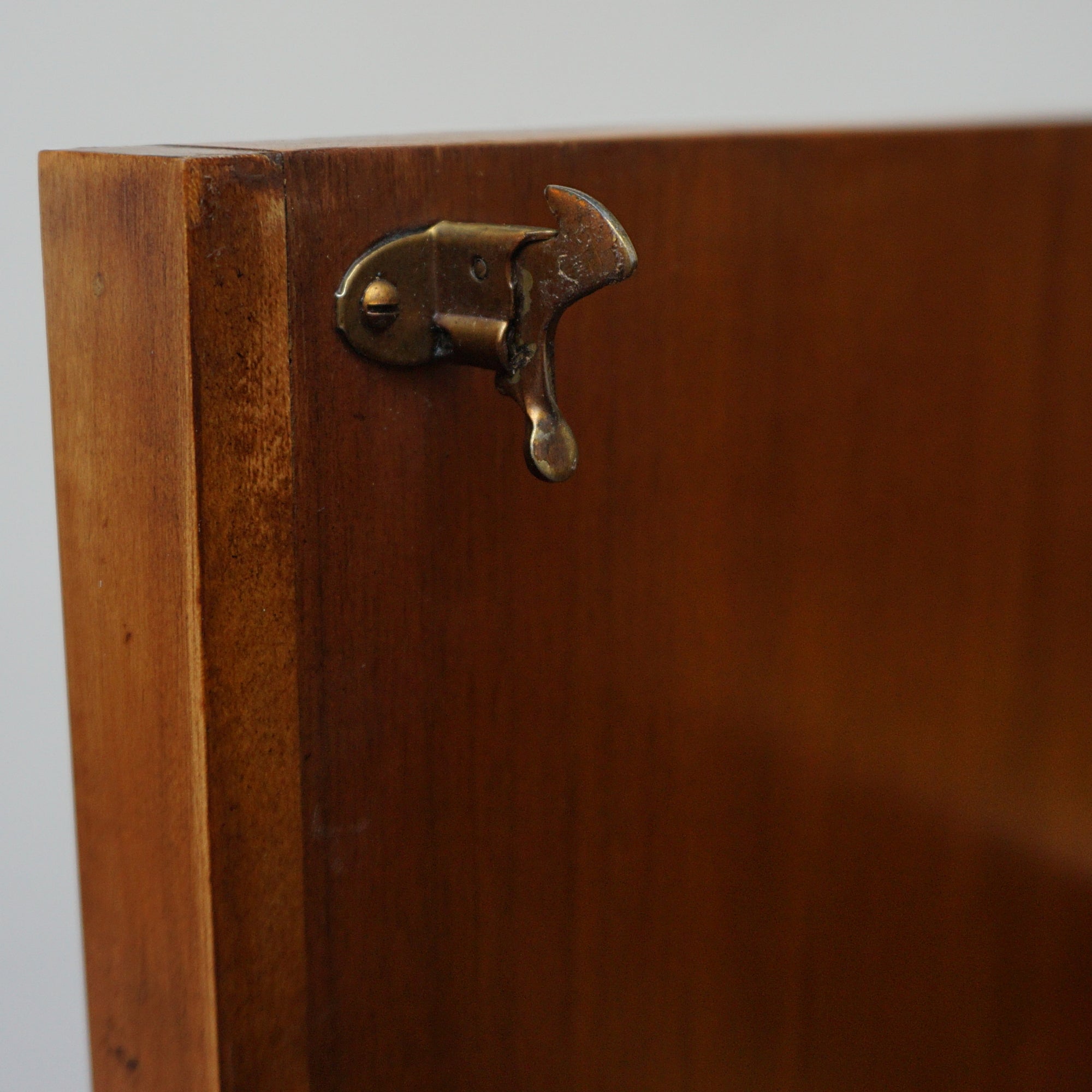 Vintage 1940's Art Deco Cabinet - Jeroen Markies Art DecoVintage 1940's Art Deco Cabinet - Jeroen Markies Art DecoVintage 1940's Art Deco Cabinet - Jeroen Markies Art Deco