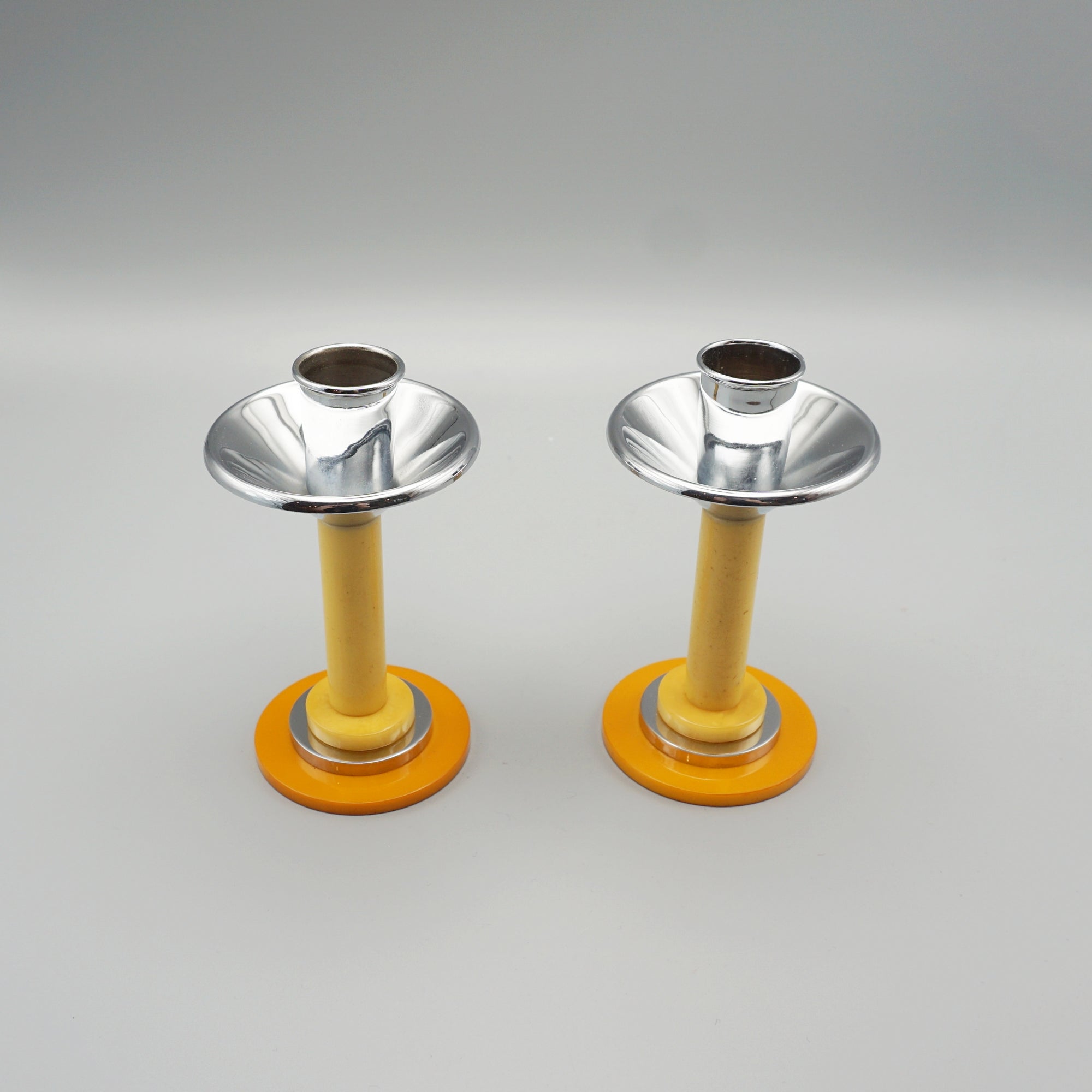 A Pair of Art Deco chromed metal candlesticks - Jeroen Markies Art Deco 