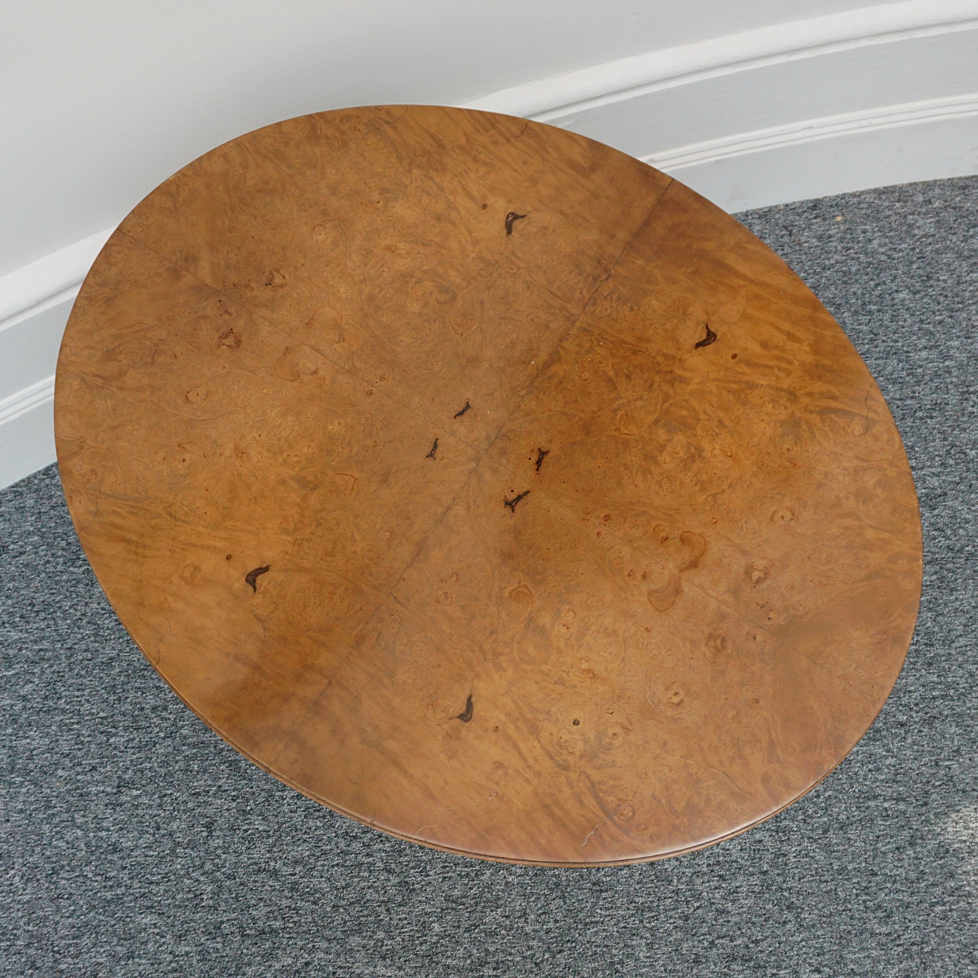 Art Deco centre table in burr walnut and elm by Harry & Lou Epstein - Jeroen Markies Art Deco