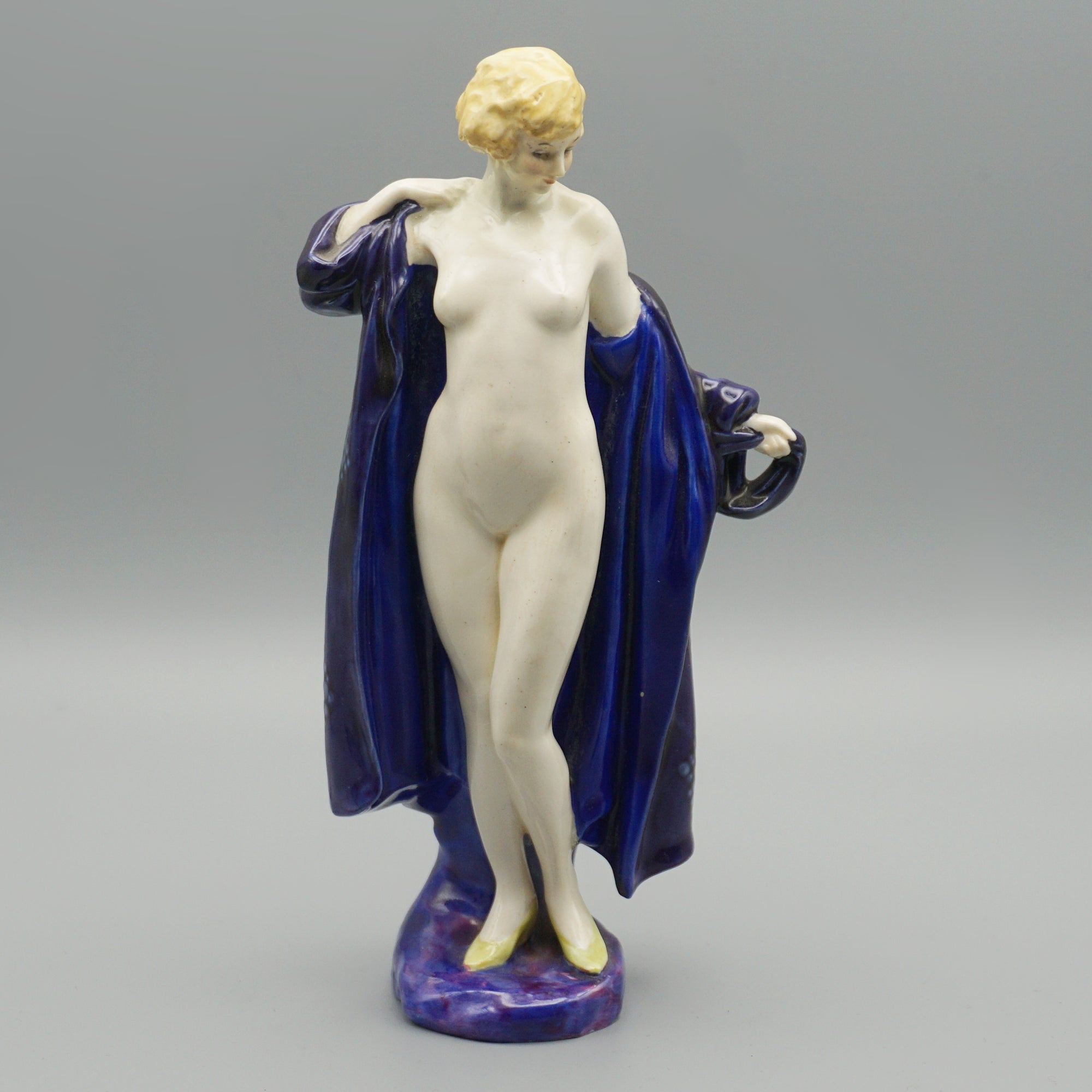 'The Bather' HN687 Royal Doulton Figure