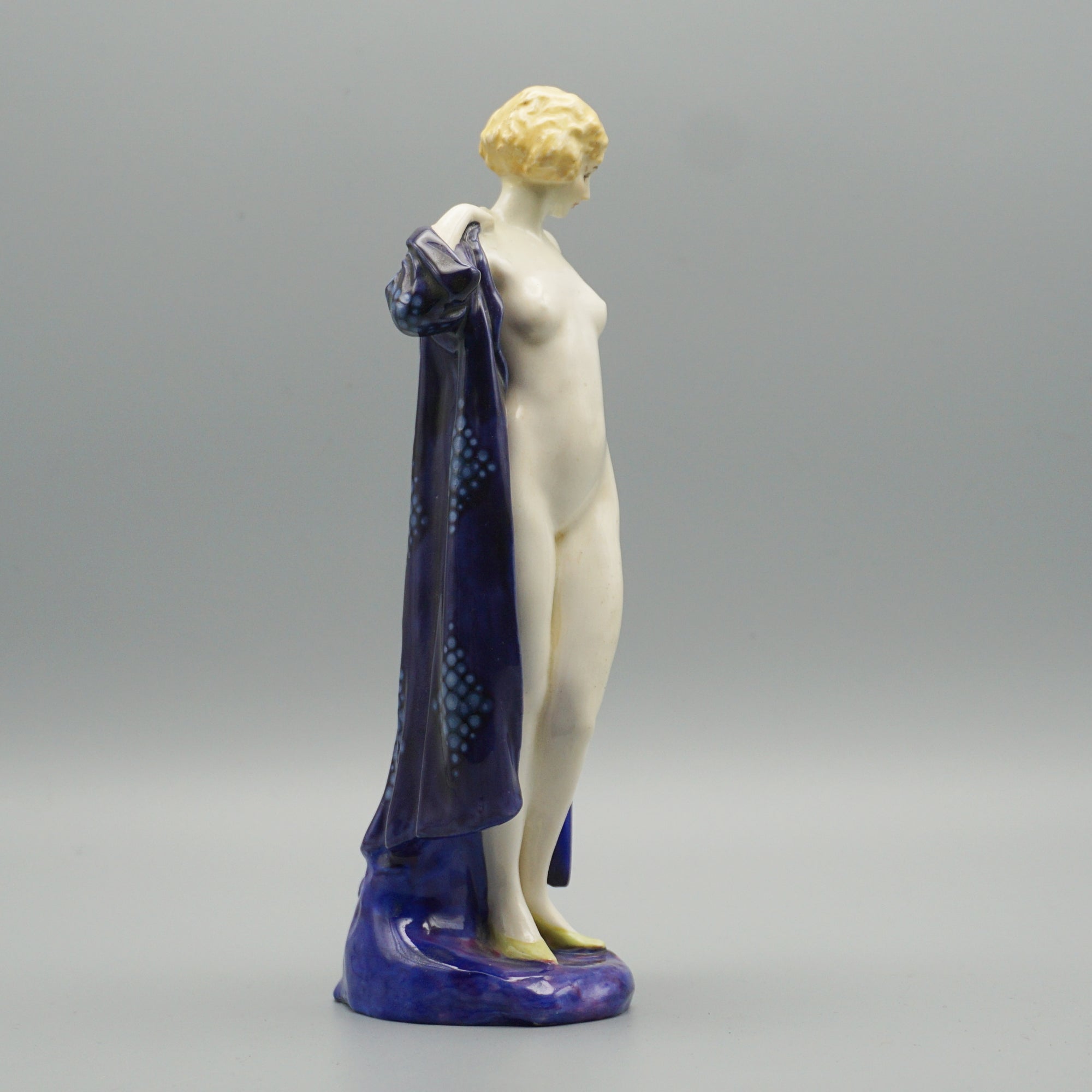 'The Bather' HN687 Royal Doulton Figure