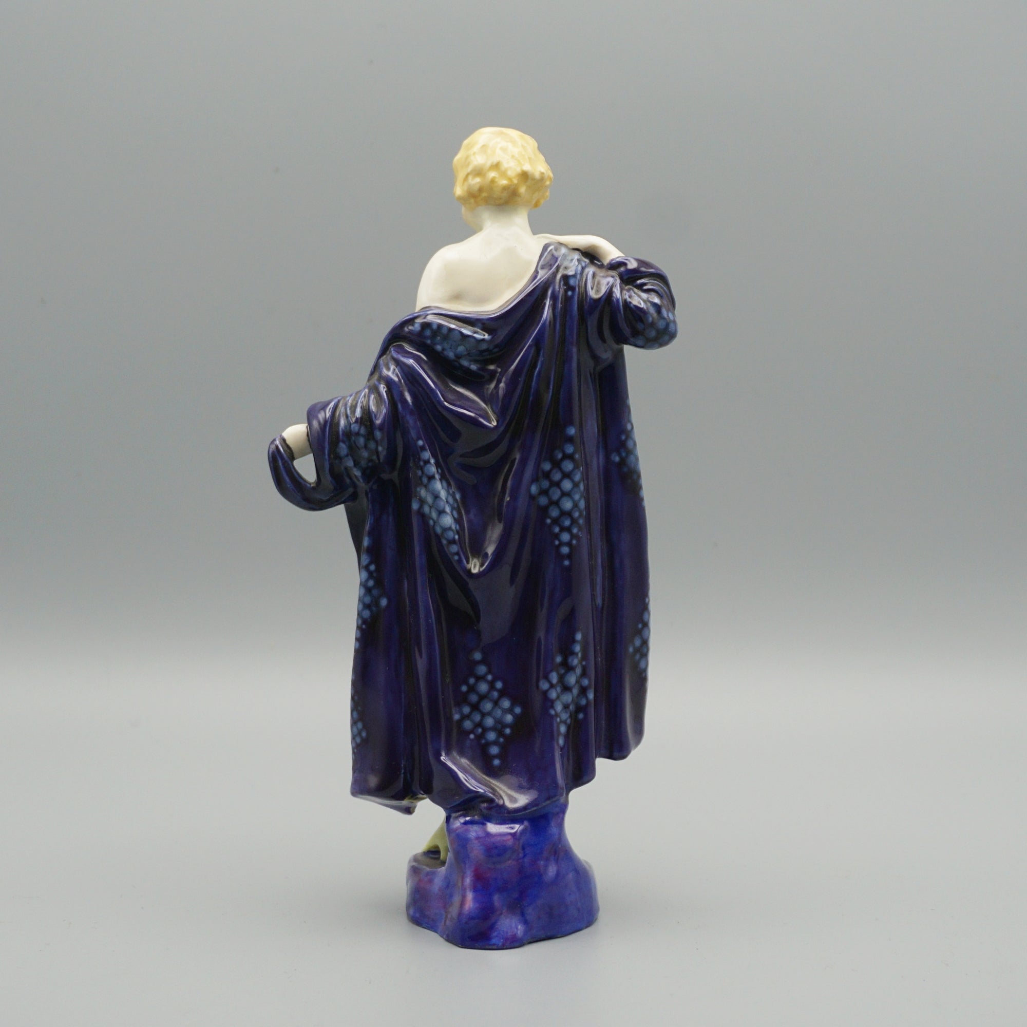'The Bather' HN687 Royal Doulton Figure