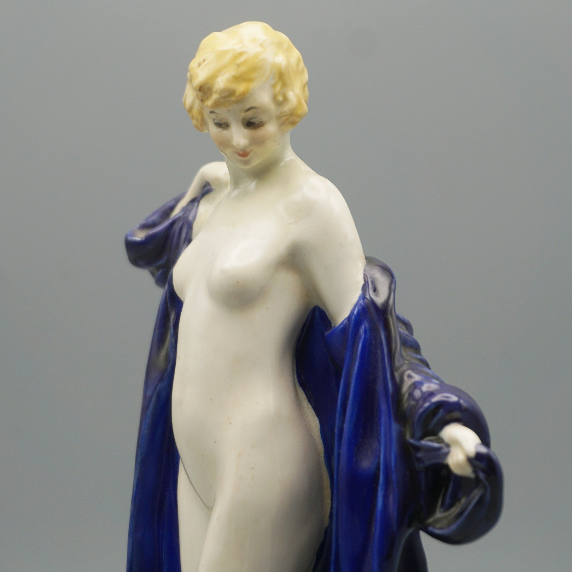 'The Bather' HN687 Royal Doulton Figure