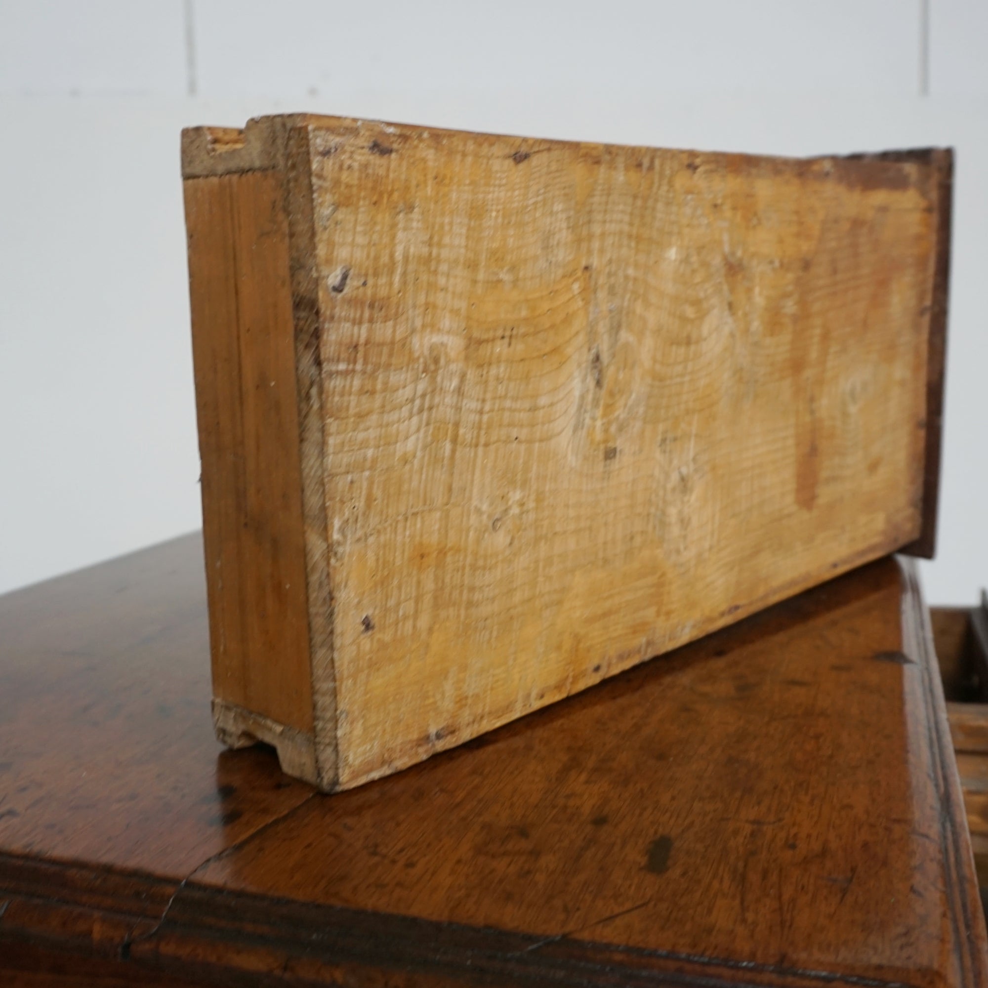 Circa 1740 Oak and Elm Side Table - Jeroen Markies Art Deco