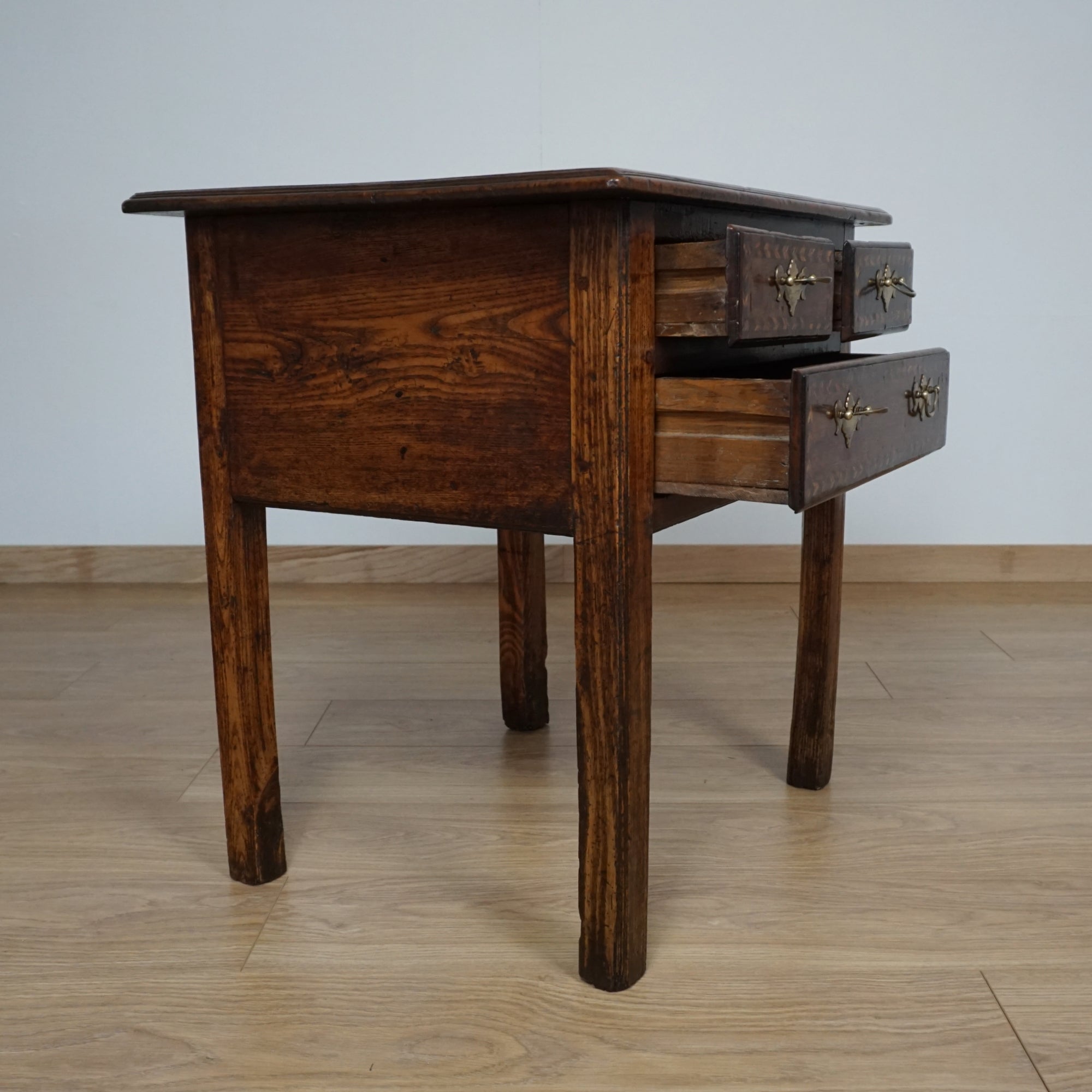 Circa 1740 Oak and Elm Side Table - Jeroen Markies Art Deco