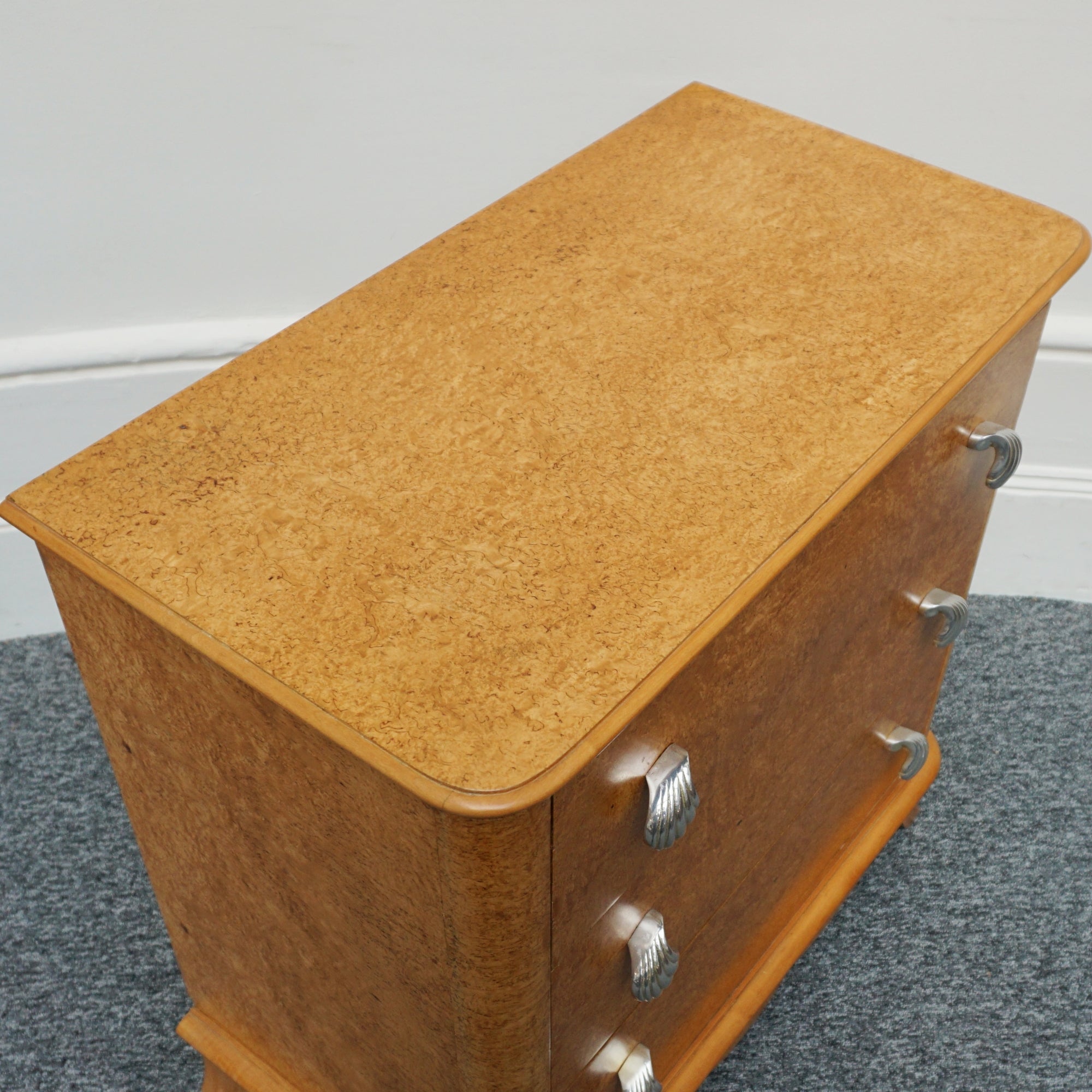 Art Deco Karelian Birch French Chest of Draws. Shell ornate handles original - Jeroen Markies Art Deco