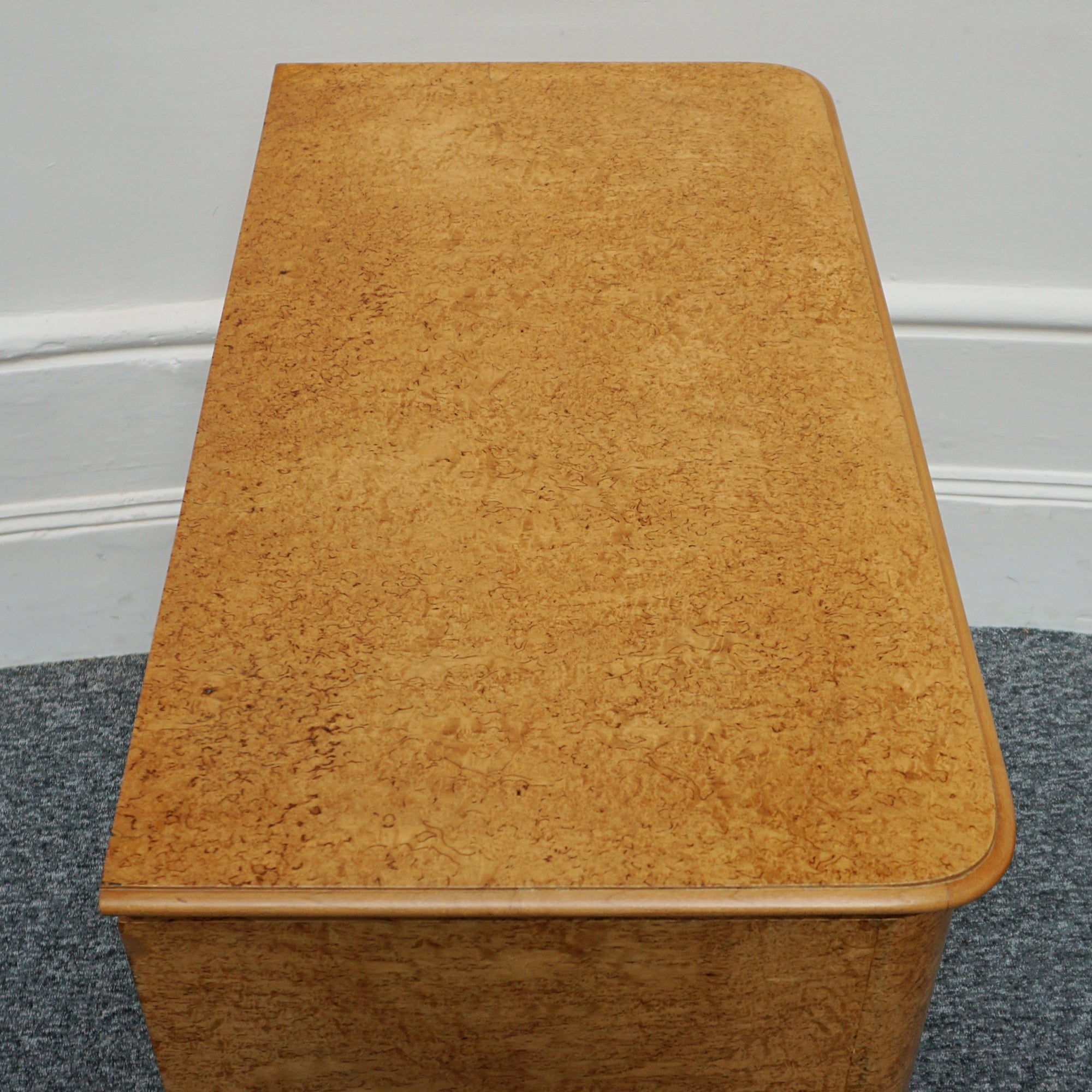 Art Deco Karelian Birch French Chest of Draws. Shell ornate handles original - Jeroen Markies Art Deco