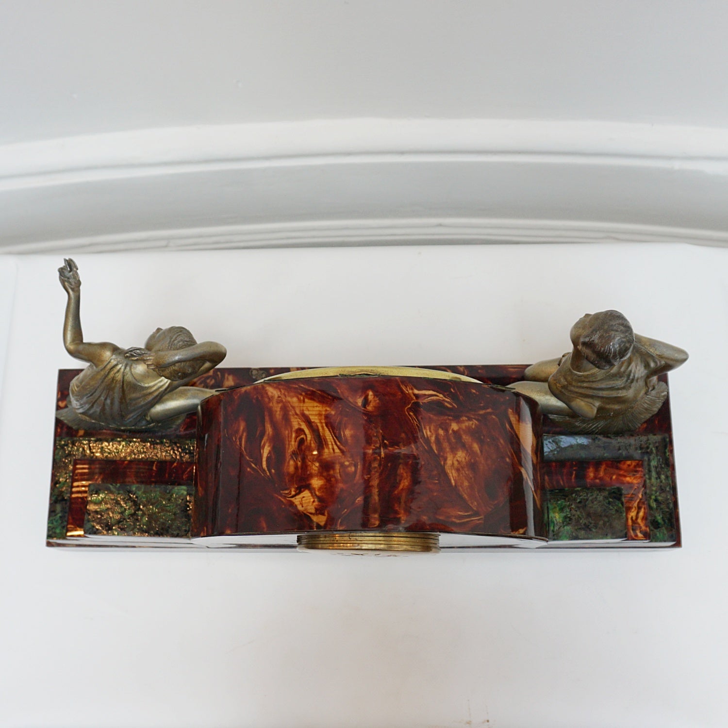 An Art Deco clock with spelter ladies - Jeroen Markies Art Deco