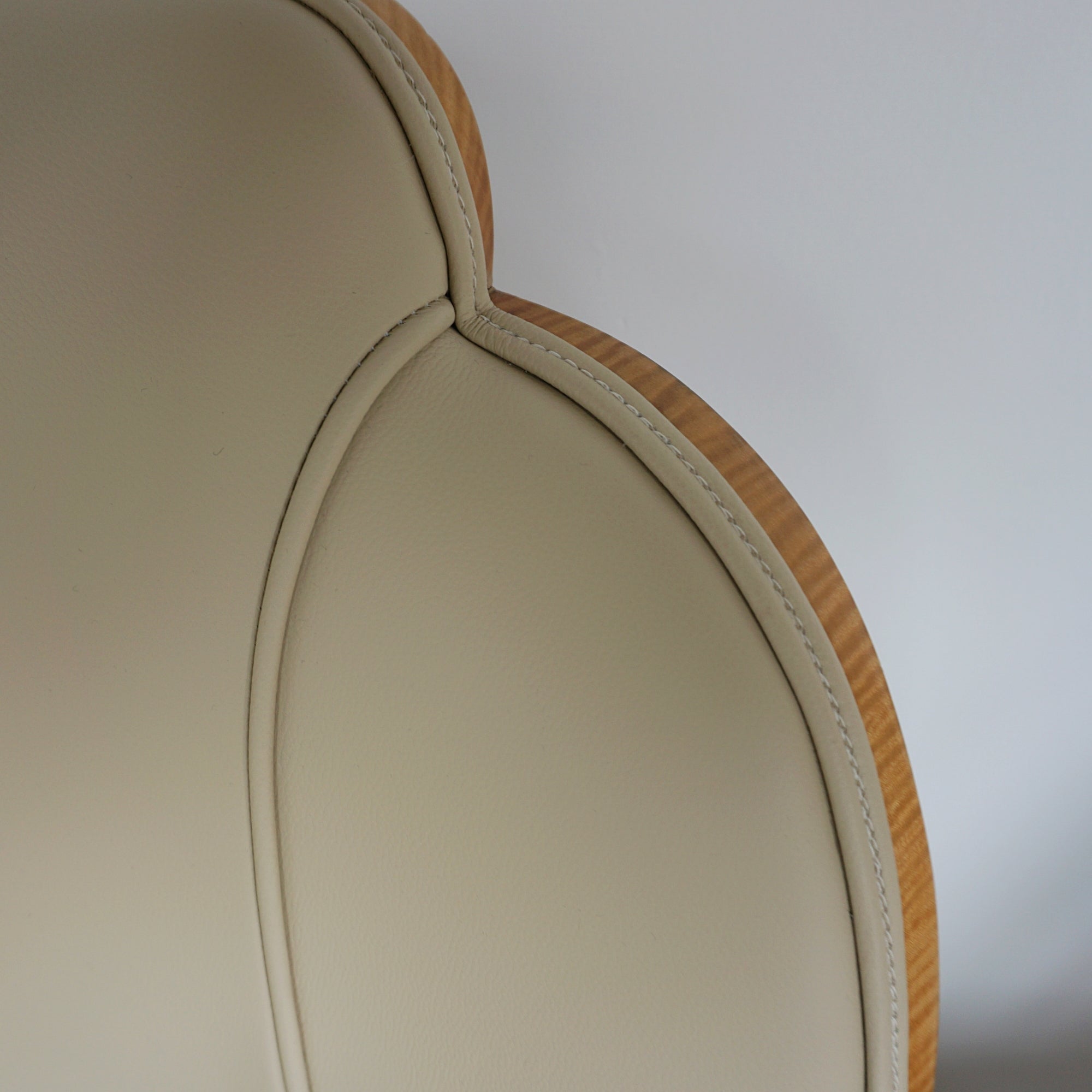 Pair of vintage Art Deco Cloud Chairs by Harry & Lou Epstein - Jeroen Markies Art Deco