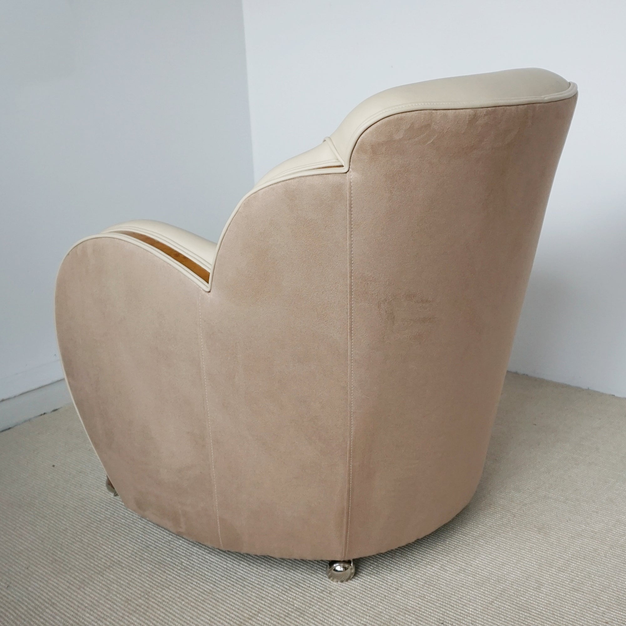 Pair of Art Deco Cloud Chairs by Harry & Lou Epstein - Burr Walnut and Cream Leather Lounge Chairs - Jeroen Markies Art Deco