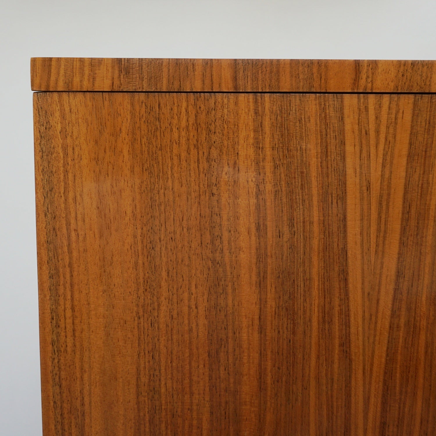 Original Art Deco Figured Walnut Cocktail / Drinks Cabinet - Jeroen Markies Art Deco