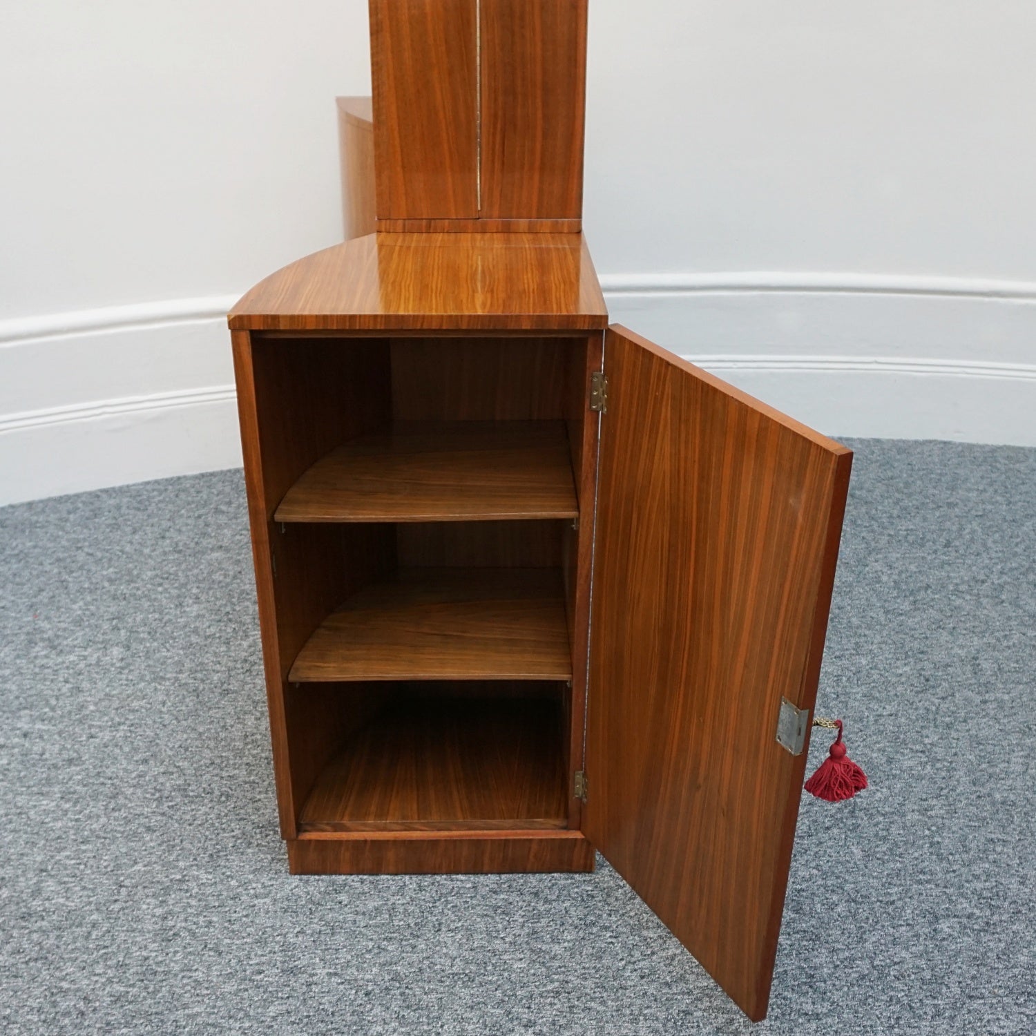 Original Art Deco Figured Walnut Cocktail / Drinks Cabinet - Jeroen Markies Art Deco