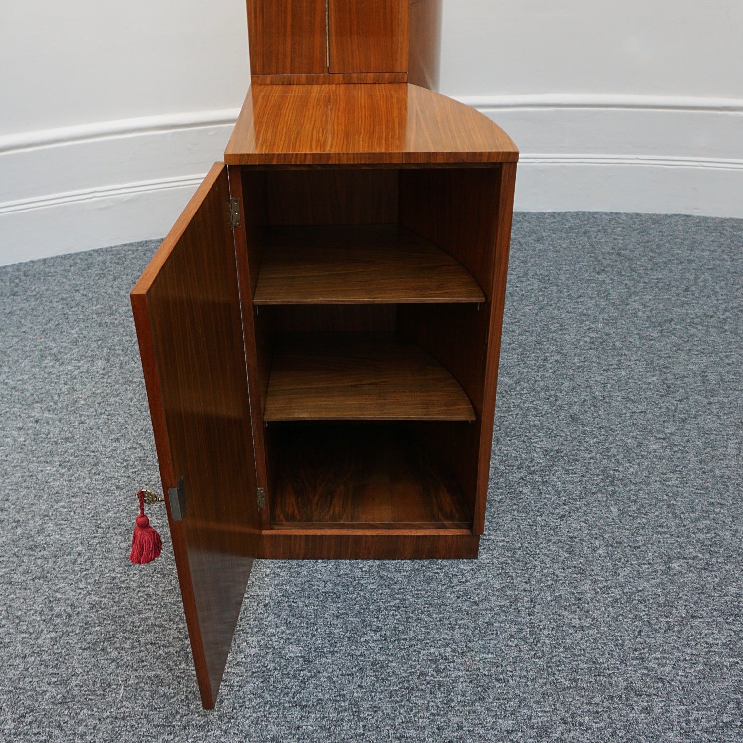 Original Art Deco Figured Walnut Cocktail / Drinks Cabinet - Jeroen Markies Art Deco