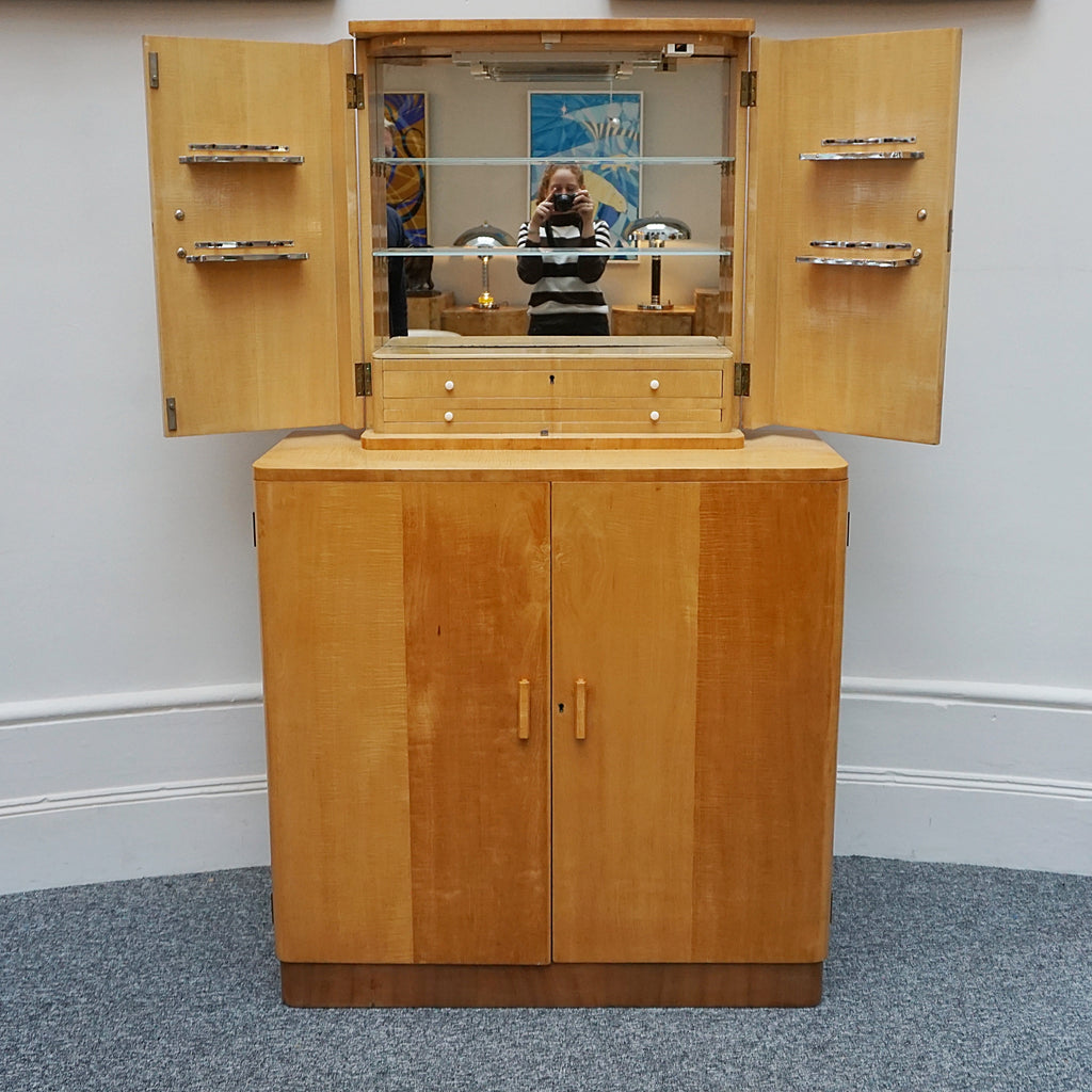 An Art Deco cocktail cabinet by Heal's of London. 1930s cocktail bar. Vintage cocktail cabinet. 1930s, satinwood. - Jeroen Markies Art Deco