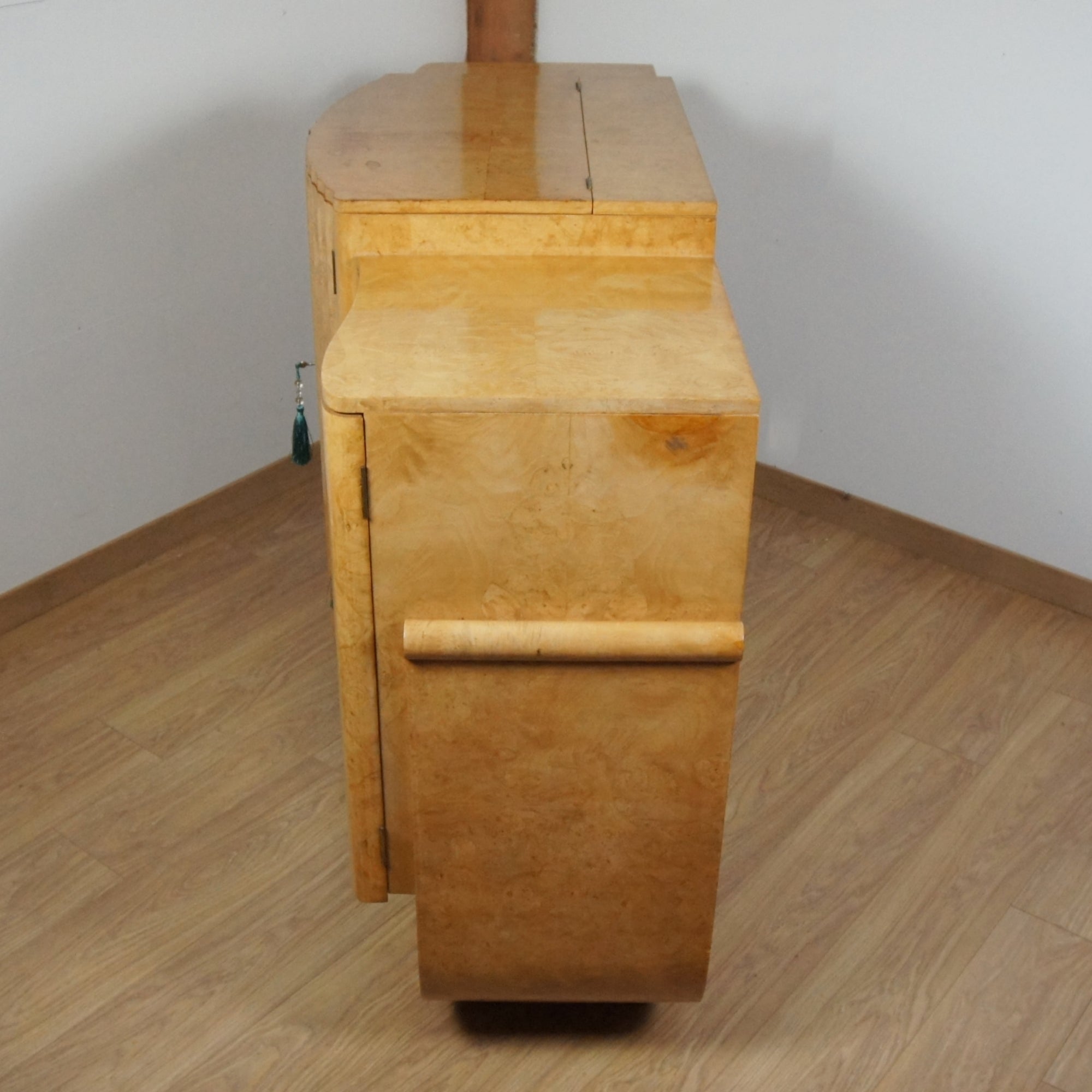 Art Deco Burr Walnut Cocktail Sidebord by Epstein Bros.