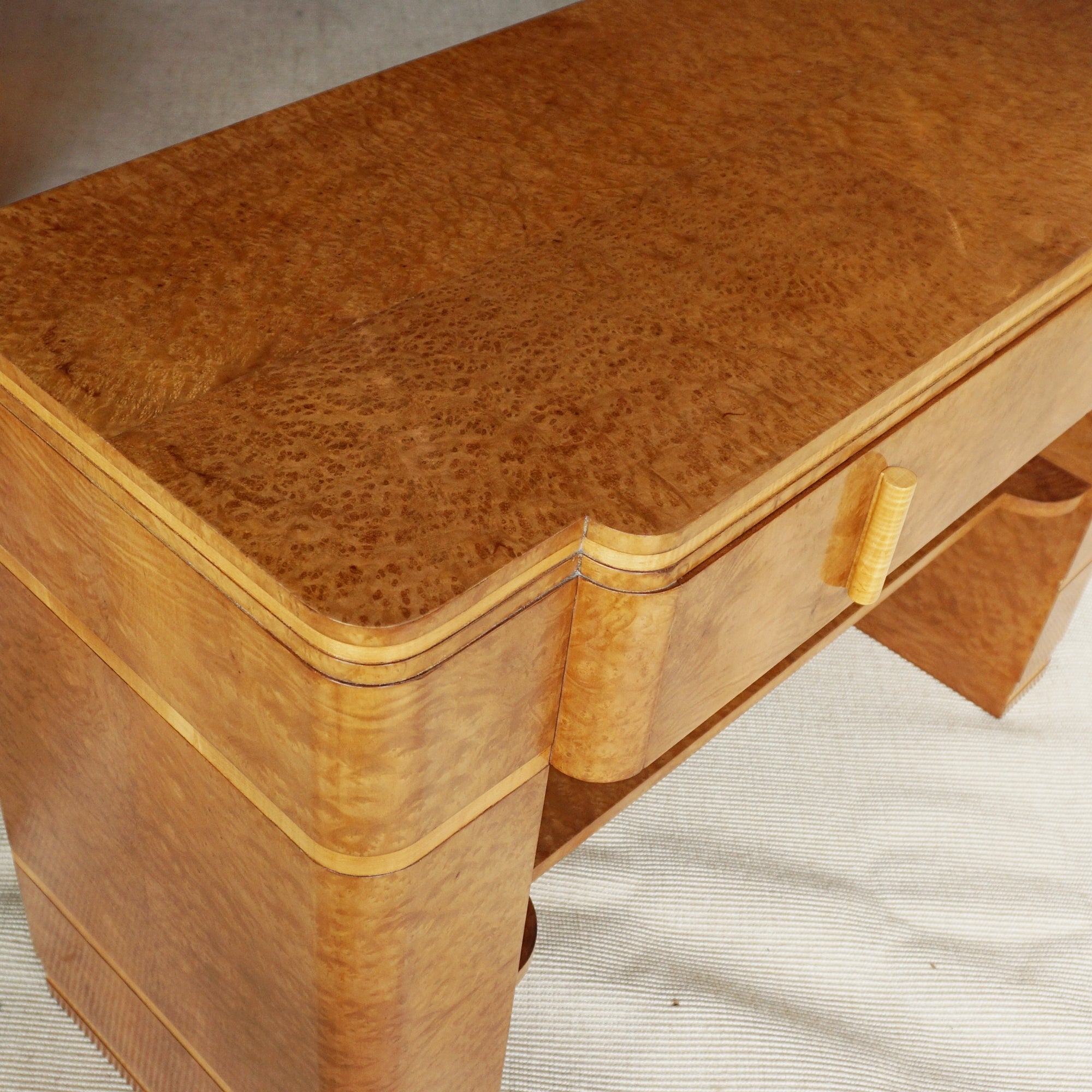 Fantastic quality Art Deco Burr Walnut console table - Jeroen Markies Art Deco