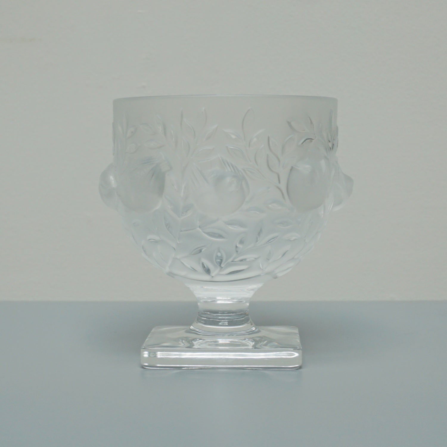 Elizabeth Vase by Marc Lalique - Jeroen Markies Art Deco