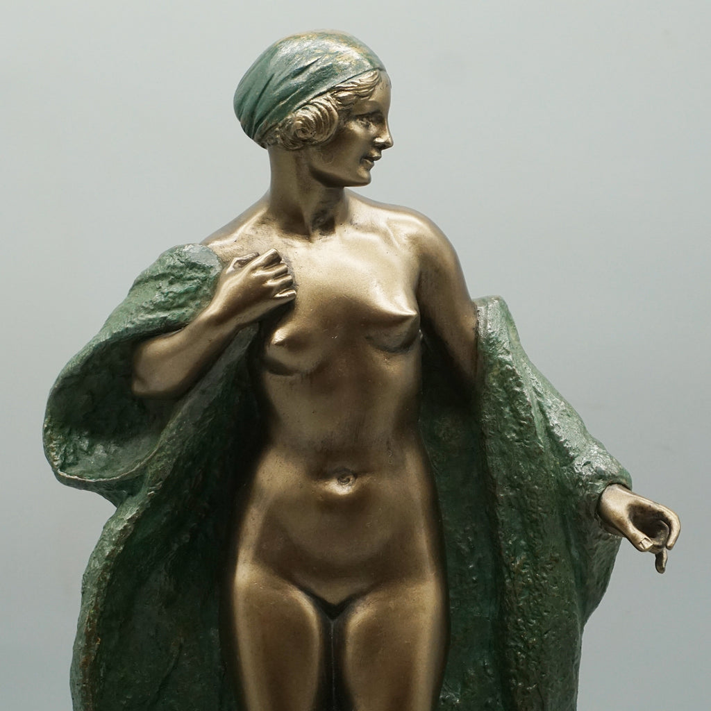 Female Nude with Cloak - Art Deco Bronze Sculpture - Jeroen Markies Art Deco