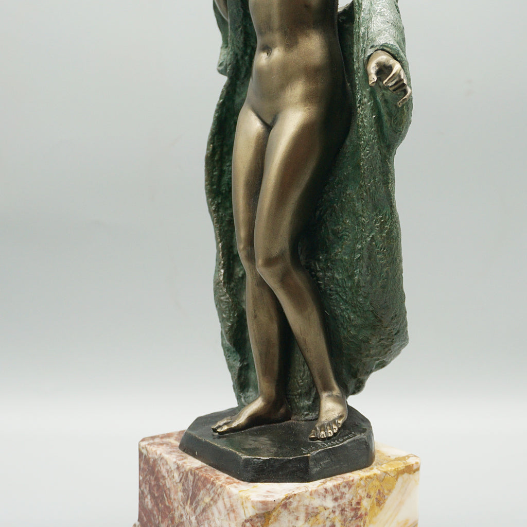 Female Nude with Cloak - Art Deco Bronze Sculpture - Jeroen Markies Art Deco
