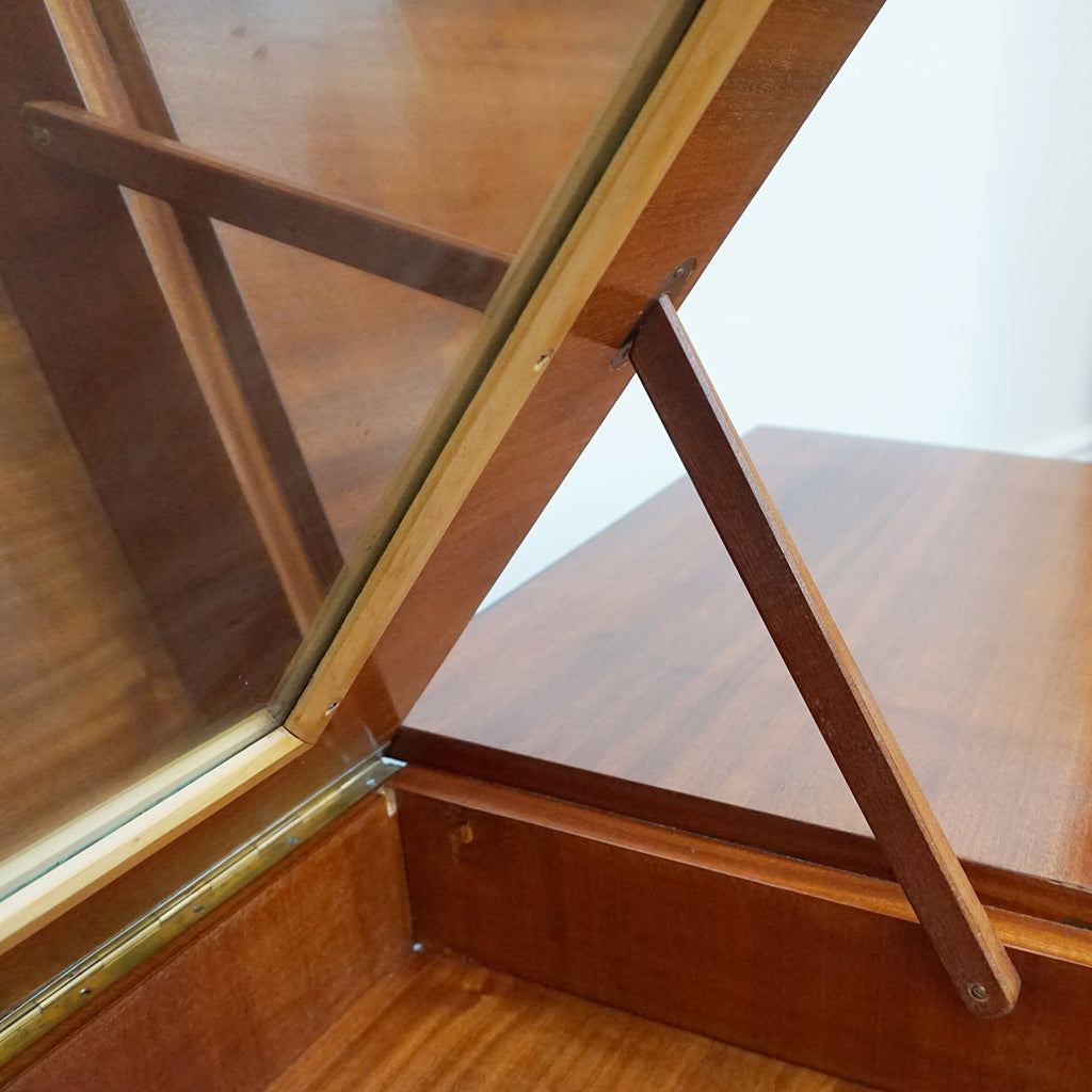 Mid-Century writing Desk Attributed to Gio Ponti. Mahogany and beech wood desk. Mid-Century Italian Design - Jeroen Markies Art Deco