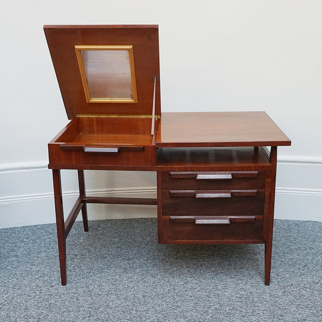 Mid-Century writing Desk Attributed to Gio Ponti. Mahogany and beech wood desk. Mid-Century Italian Design - Jeroen Markies Art Deco