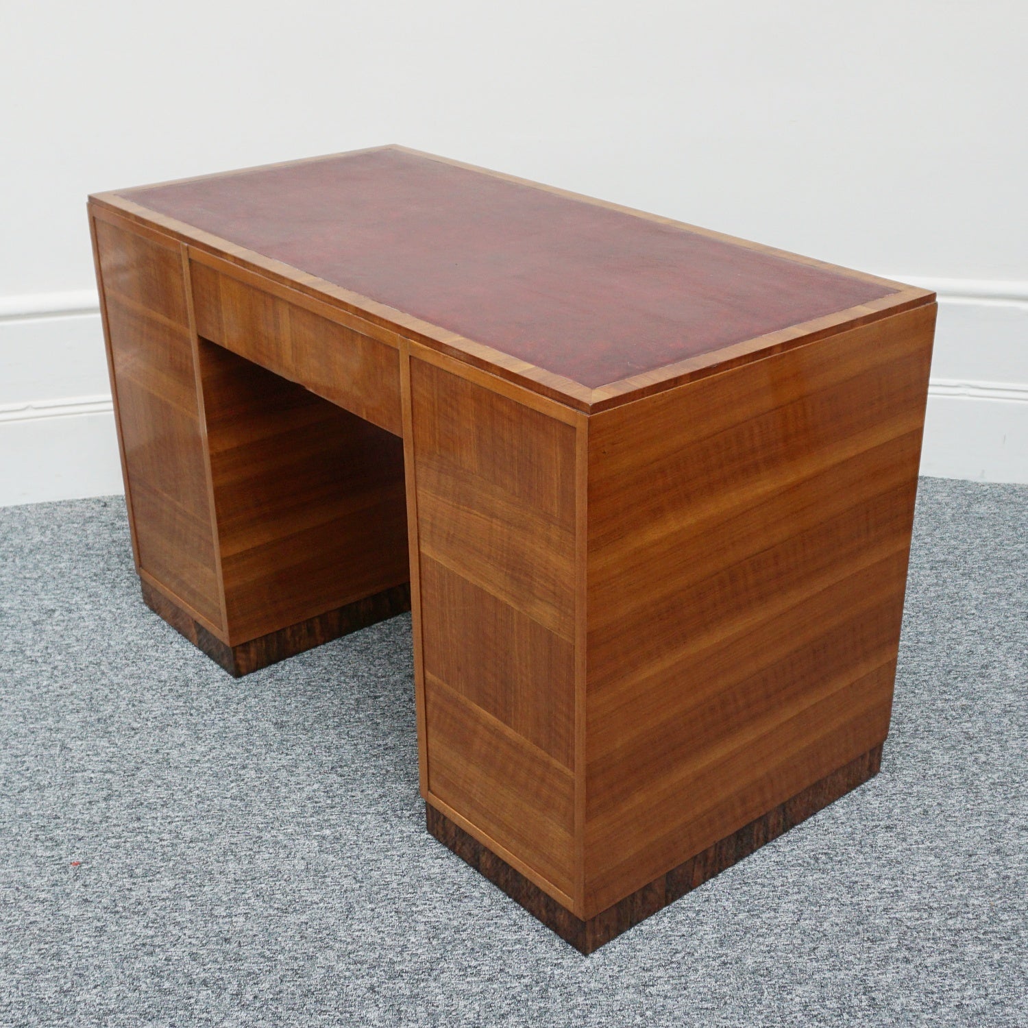 Vintage Art Deco Writing Desk by Waring.& Gillow Walnut veneered throughout - Jeroen Markies Art Deco