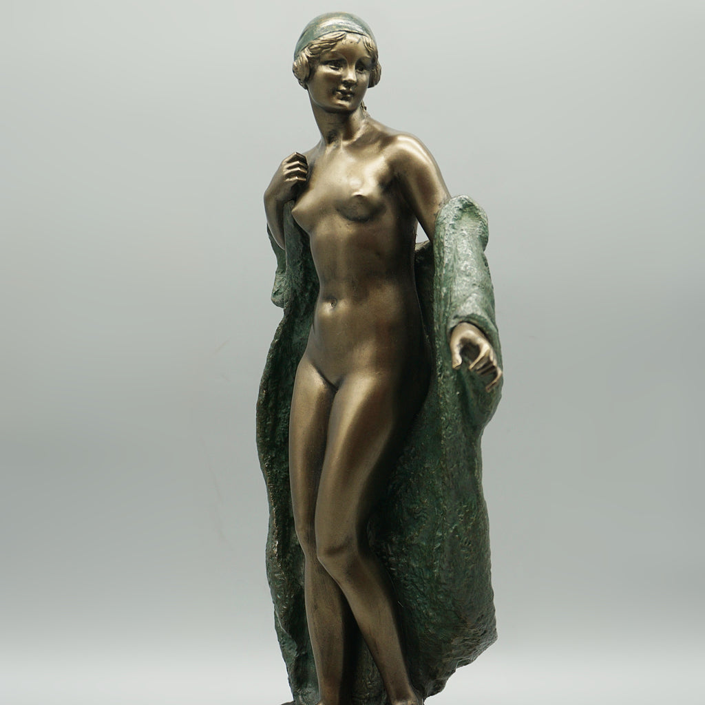 Female Nude with Cloak - Art Deco Bronze Sculpture - Jeroen Markies Art Deco