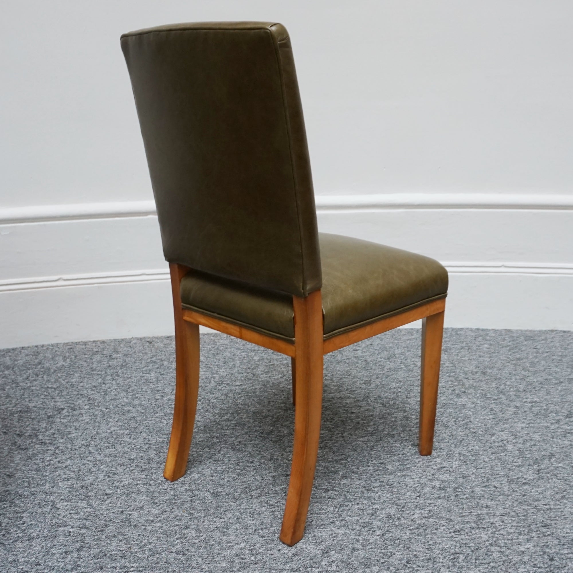 Vintage Art Deco Ten Seater Waring & Gillow Satinwood and Green Leather Dining Suite - Art Deco Dining Table and Ten Chairs - Jeroen Markies Art Deco