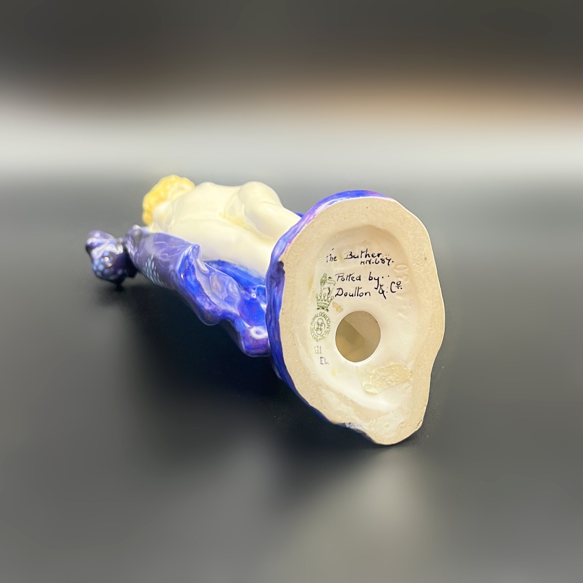 'The Bather' HN687 Royal Doulton Figure