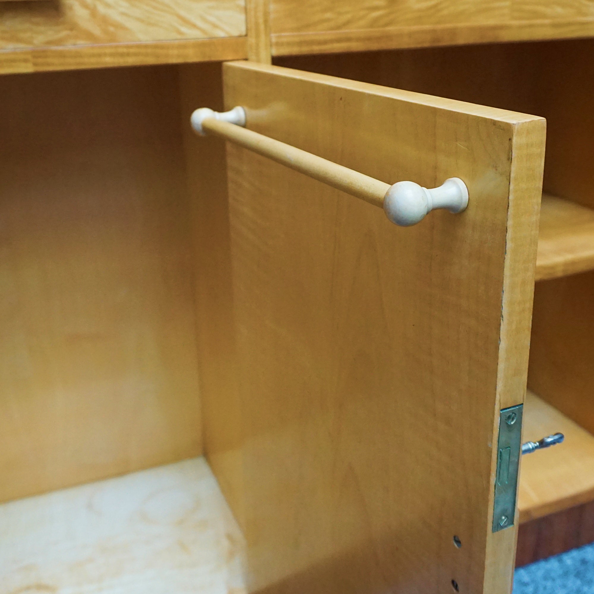 An Art Deco Drinks Cabinet by Heals of London - Jeroen Markies Art Deco