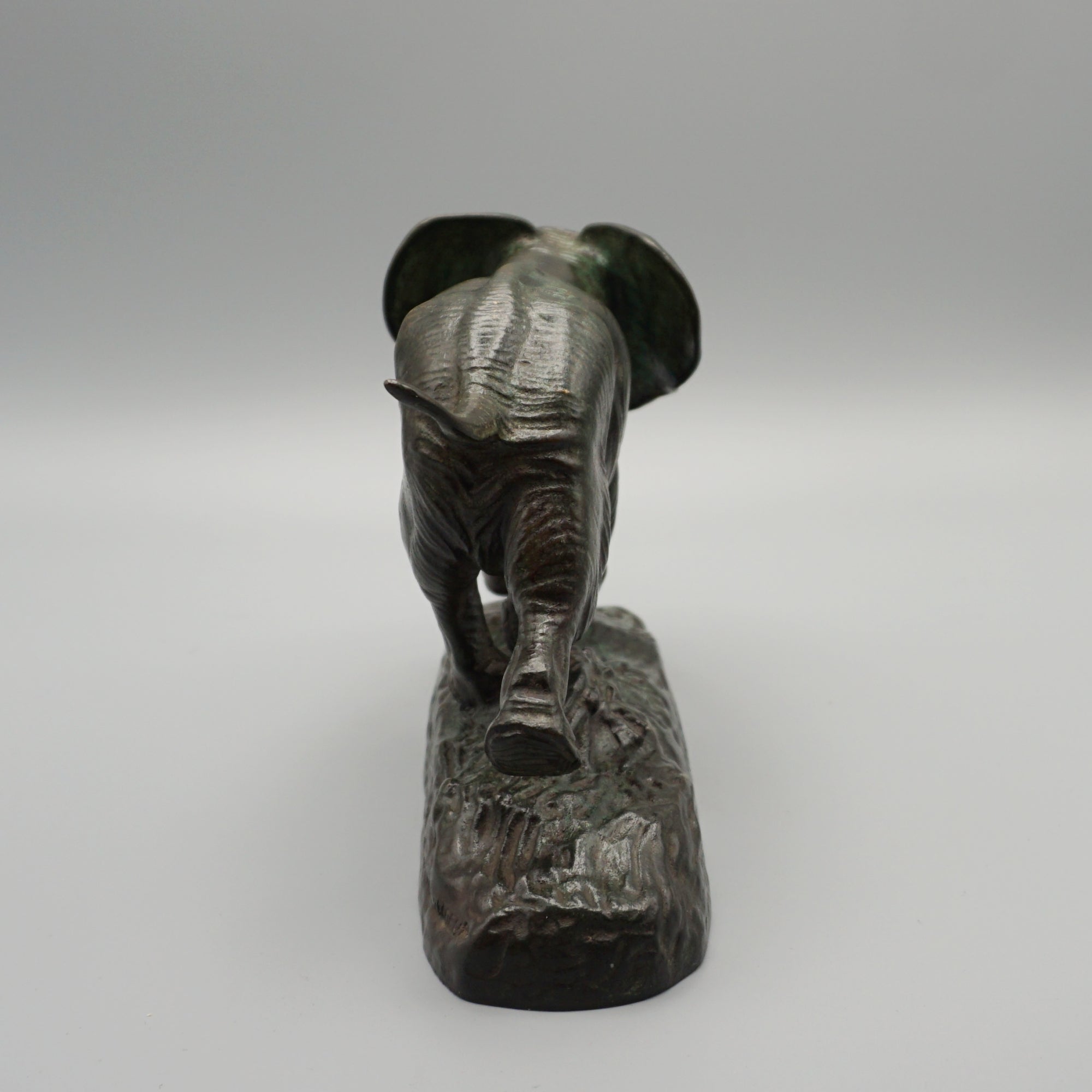 Elephant Du Senegal Bronze by Antoine-Louis Barye - Jeroen Markies Art Deco