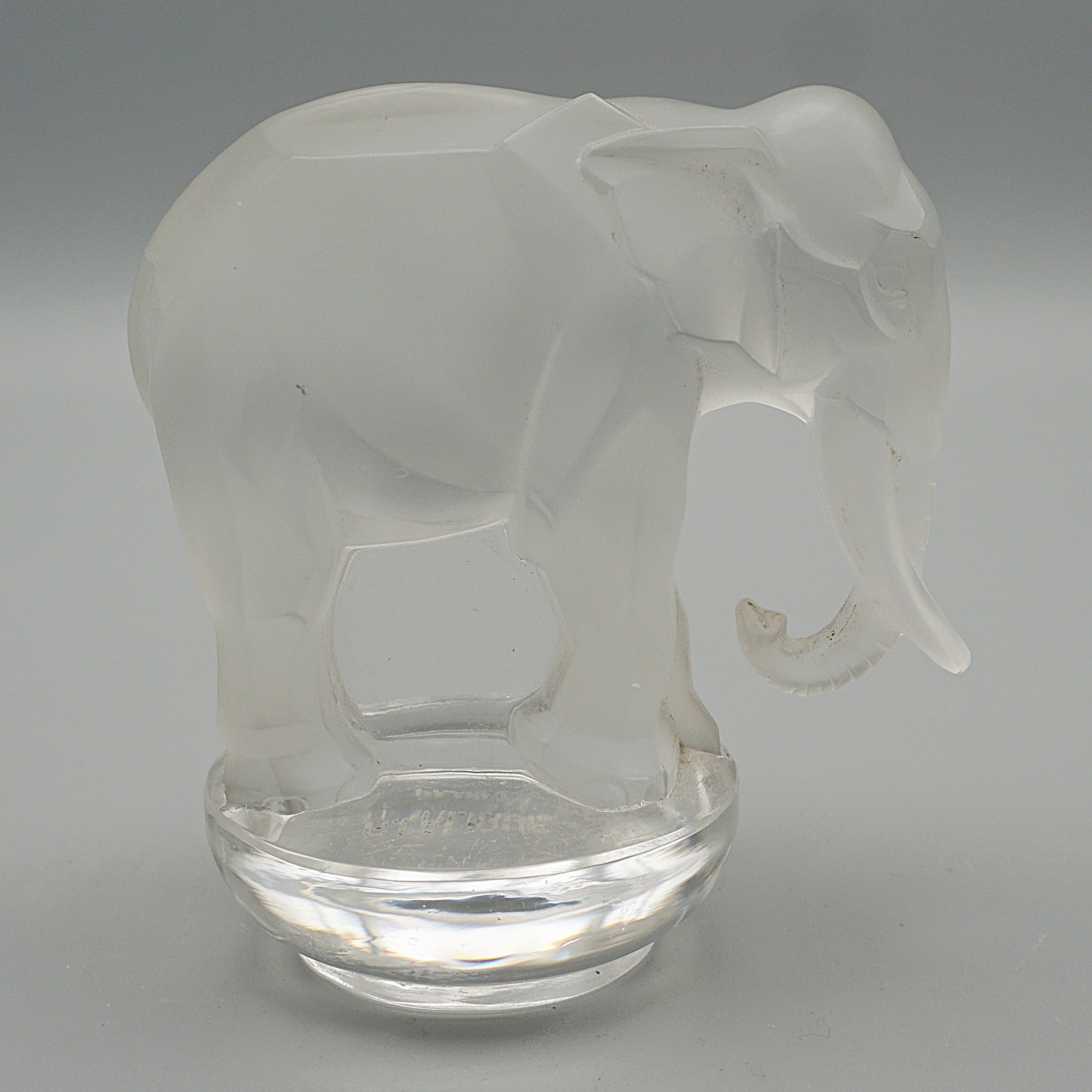 Toby Elephant by Rene Lalique - Art Deco Glass Paperweight - Jeroen Markies Art Deco
