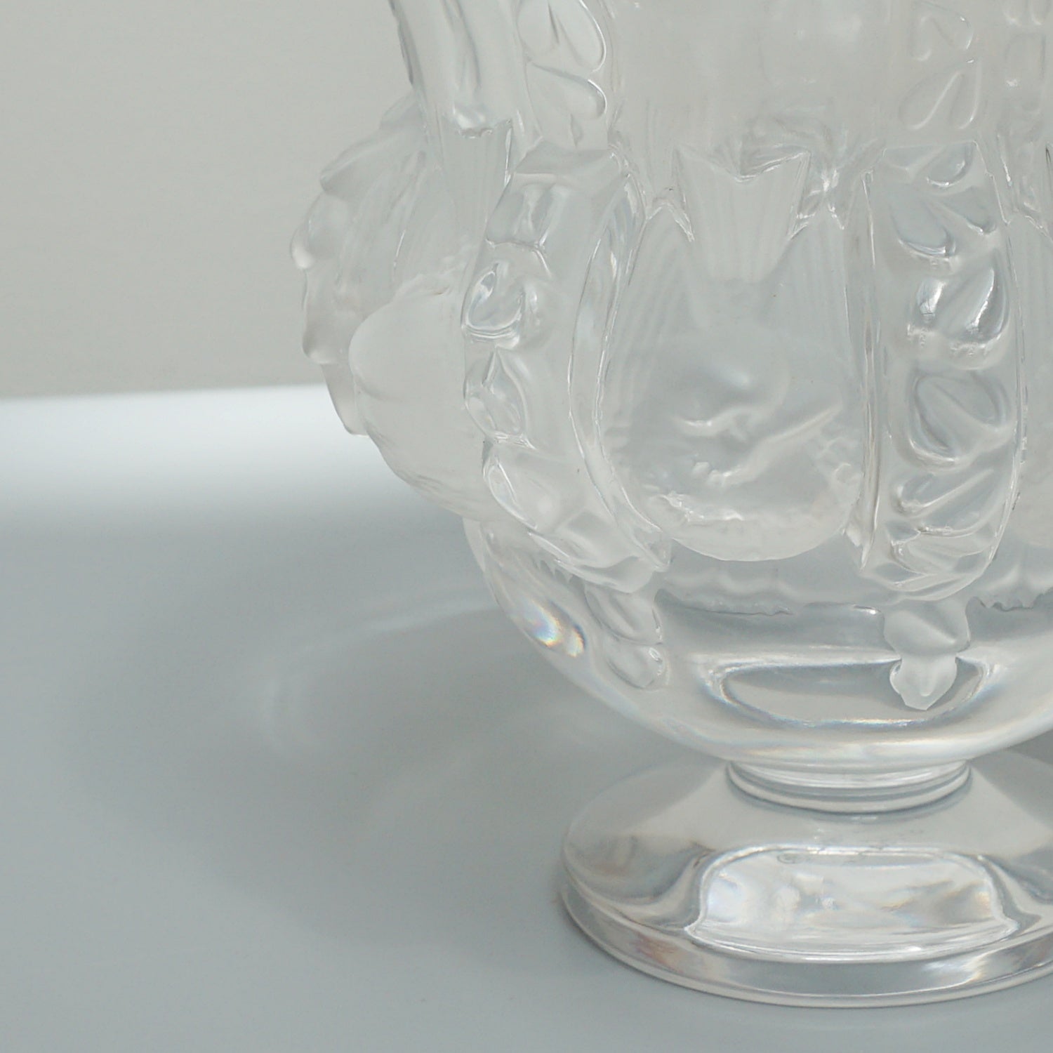 Marc Lalique Dampiene Glass Vase - Jeroen Markies Art Deco