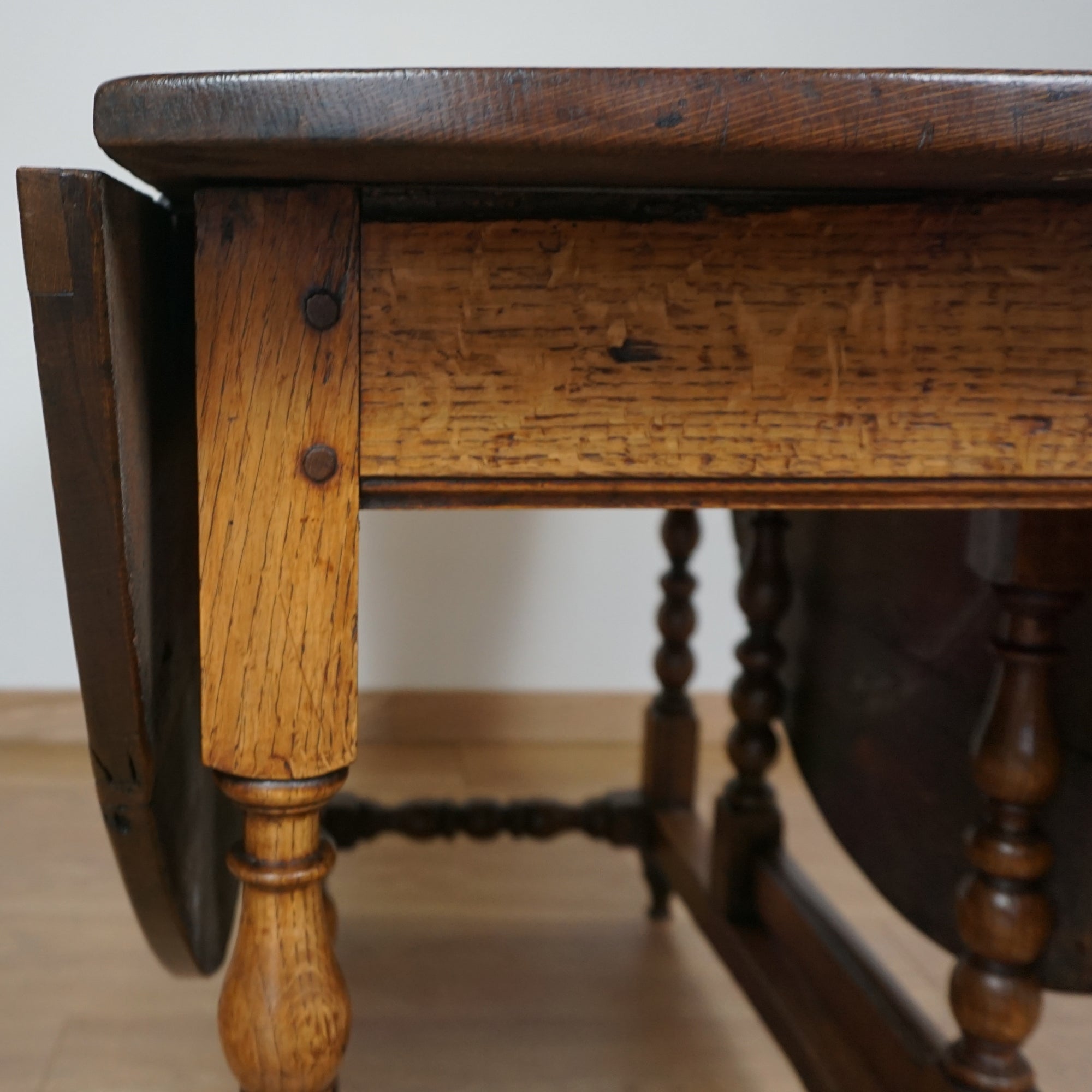 Stunning Late 17th Century Charles II Solid Oak Gateleg Table - Jeroen Markies Art Deco
